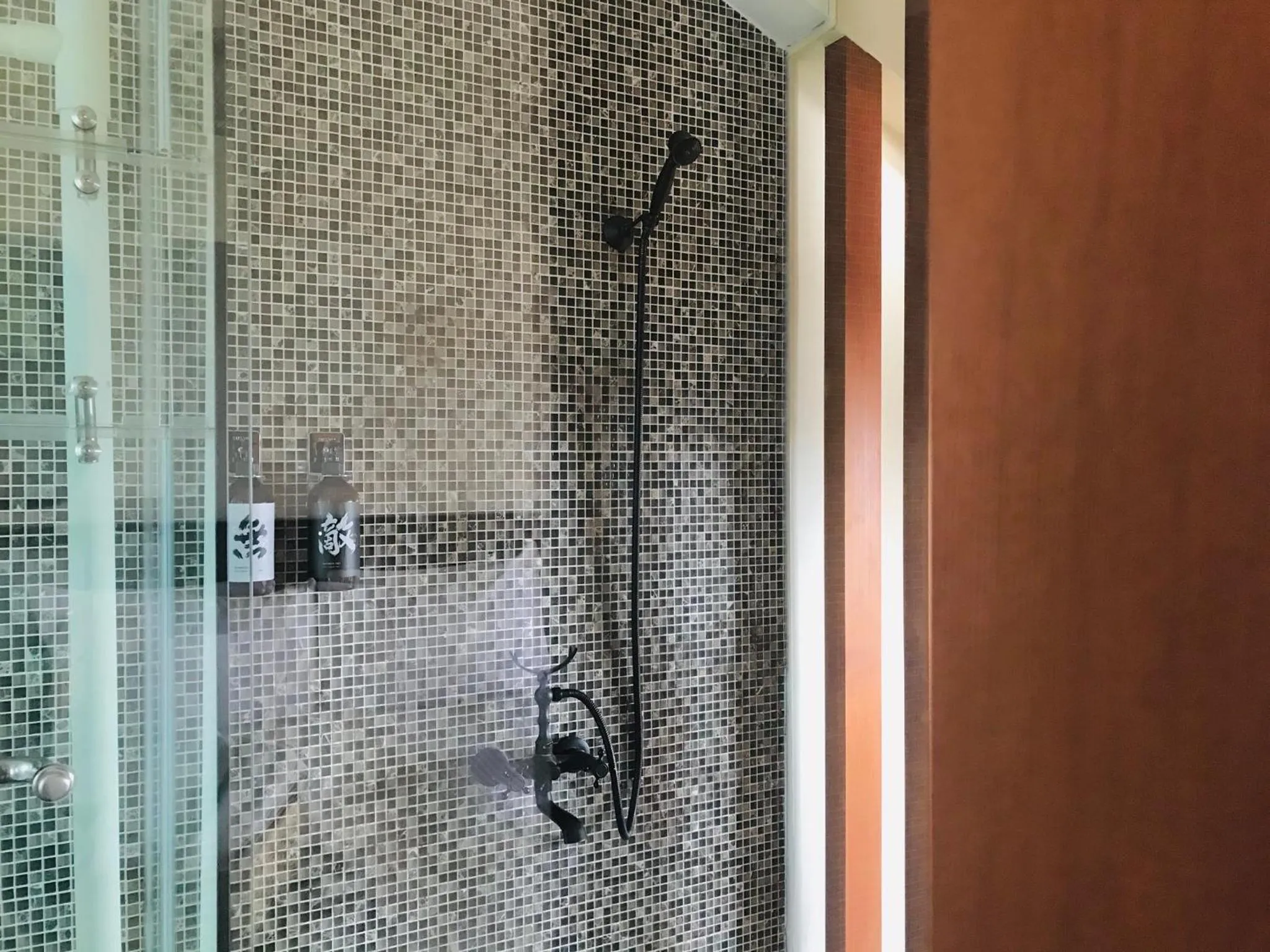 Bathroom in Sasa Nor Lamour B&B