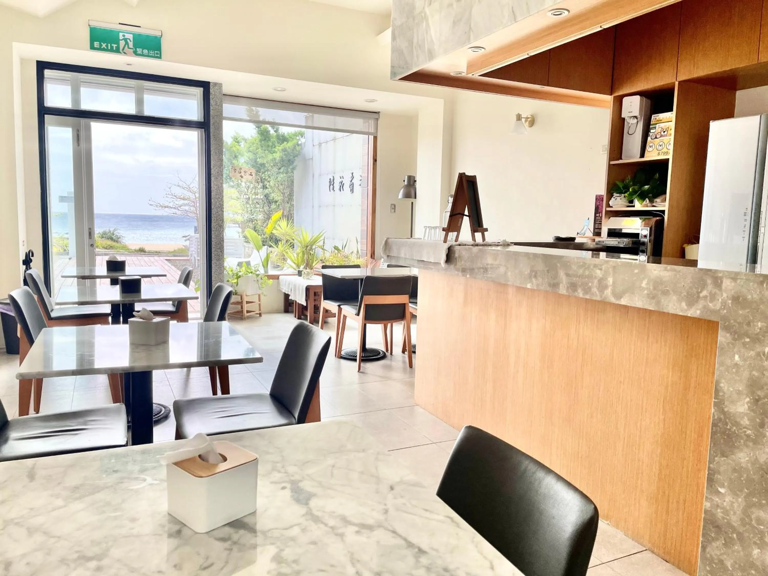 Patio in Sasa Nor Lamour B&B