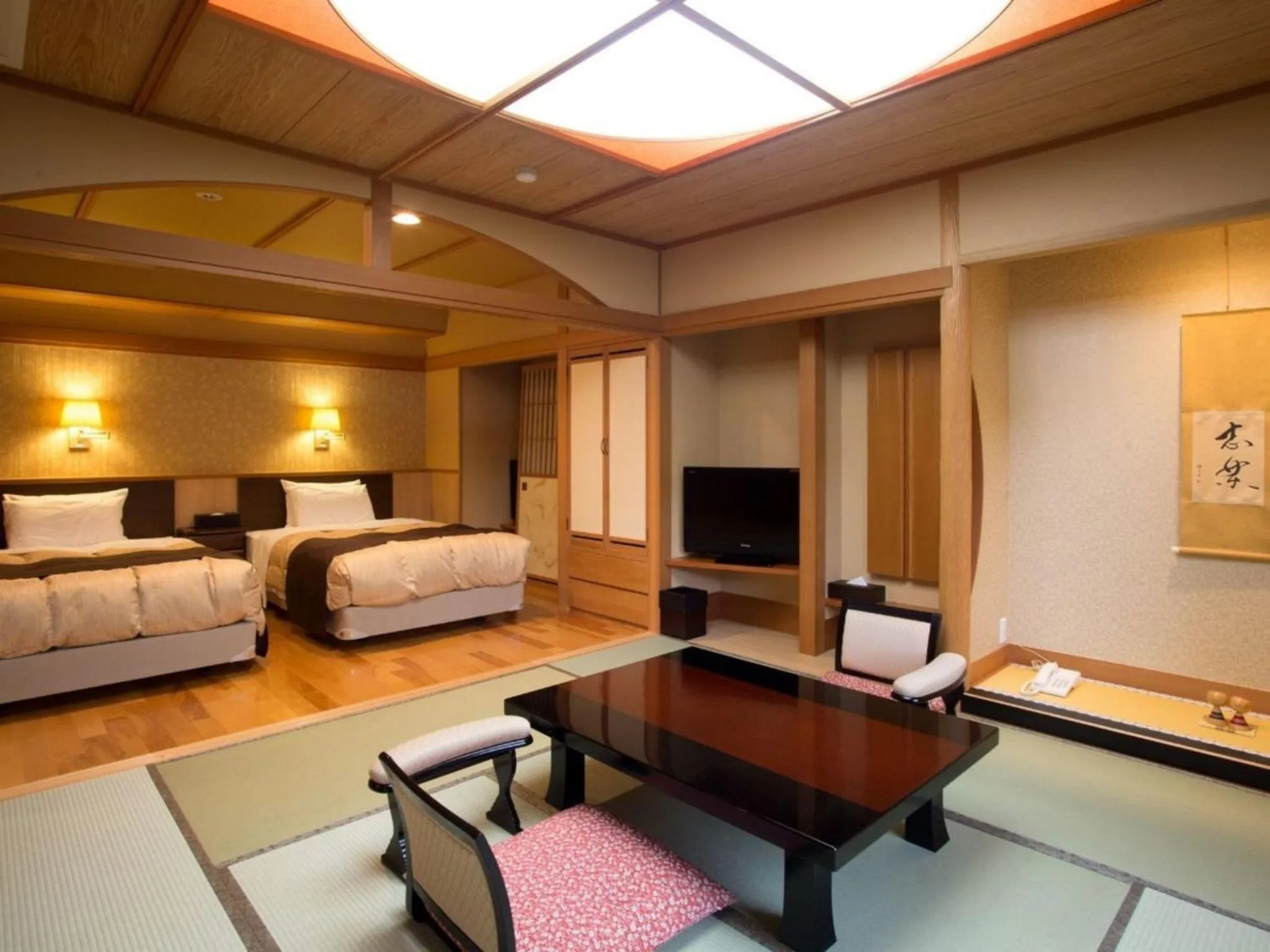 Photo of the whole room, Bed in Harumiya Ryokan