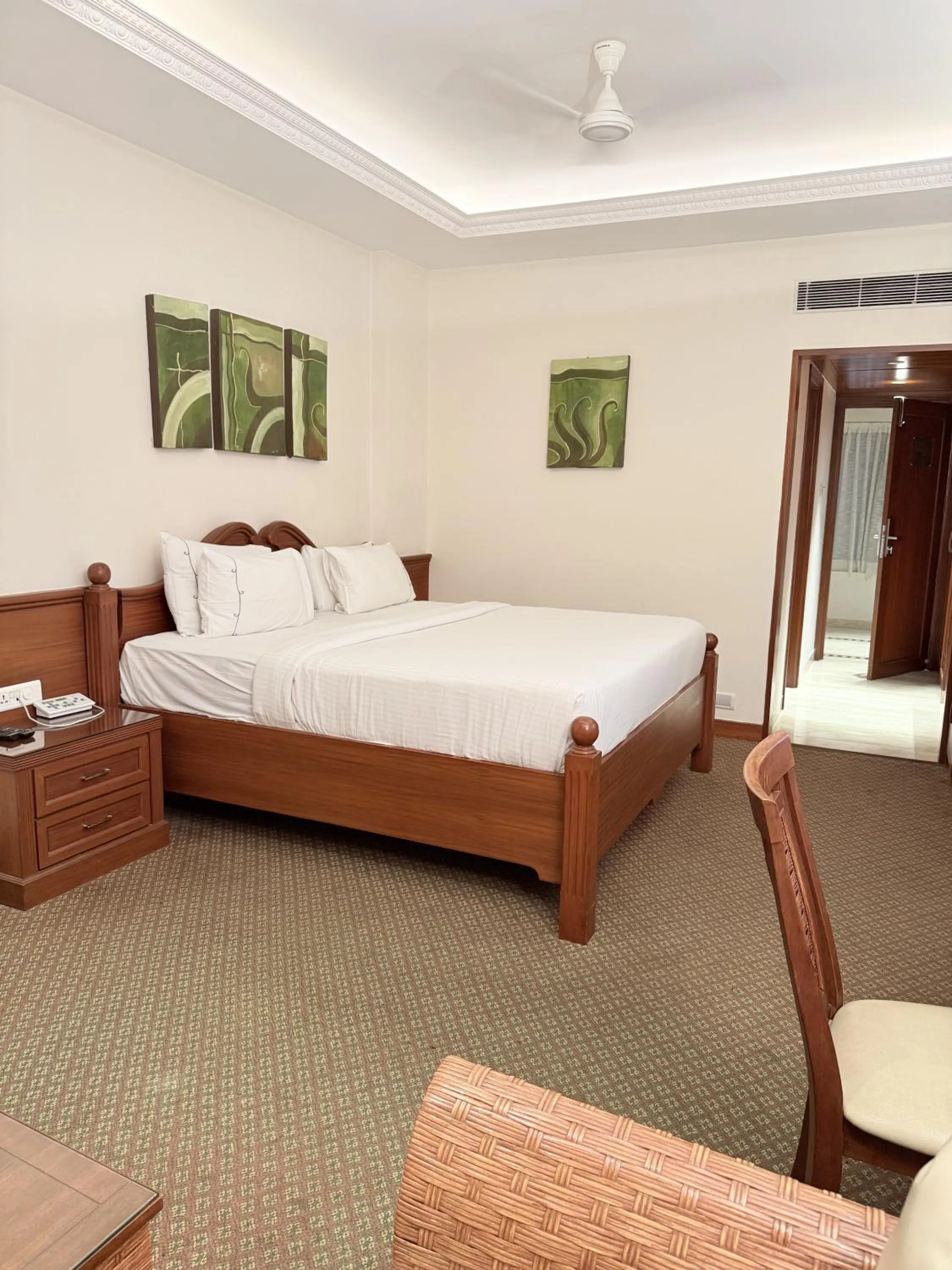 Bed in Cenneys Gateway - Pride of Salem