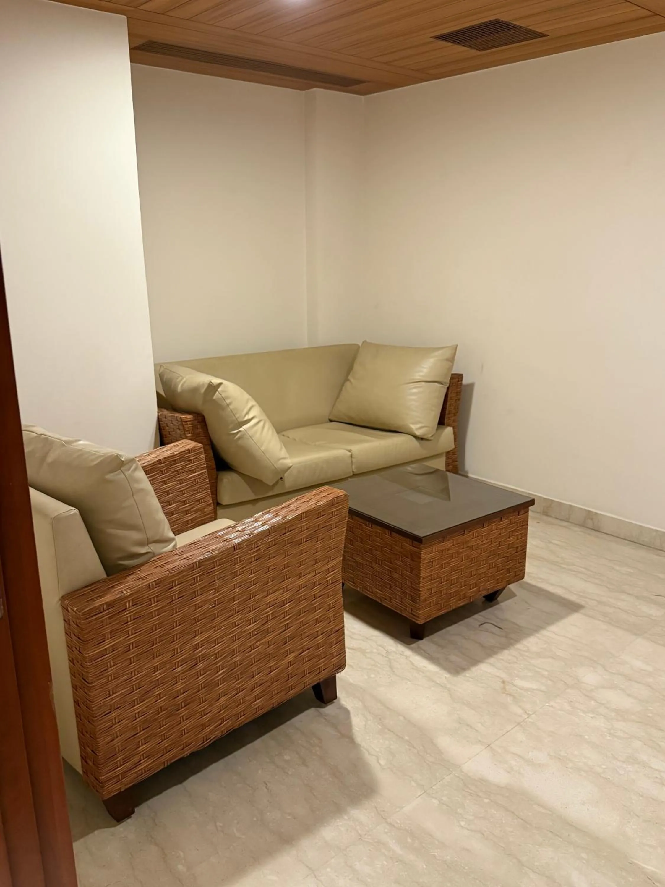 Living room in Cenneys Gateway - Pride of Salem