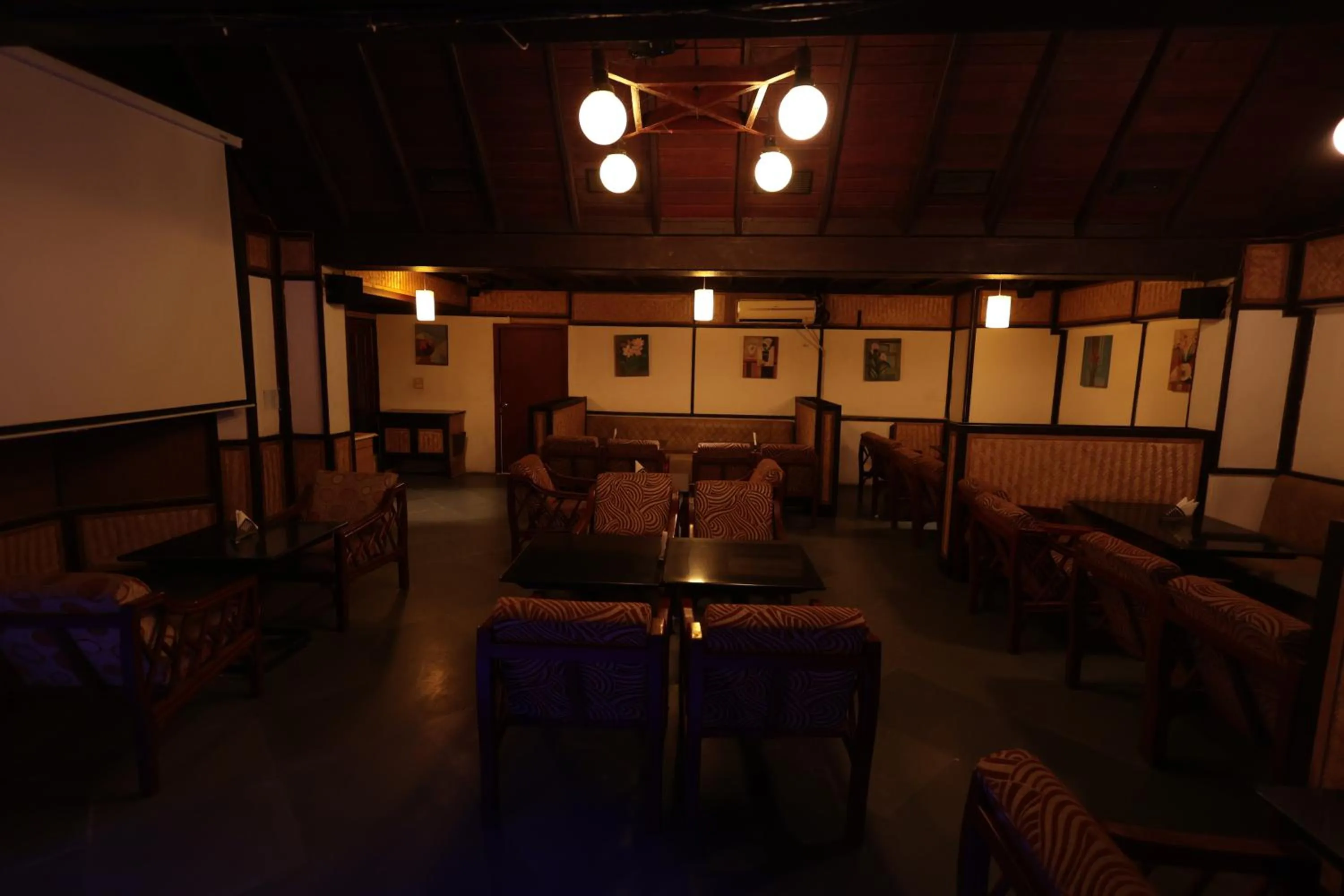 Restaurant/places to eat in Cenneys Gateway - Pride of Salem