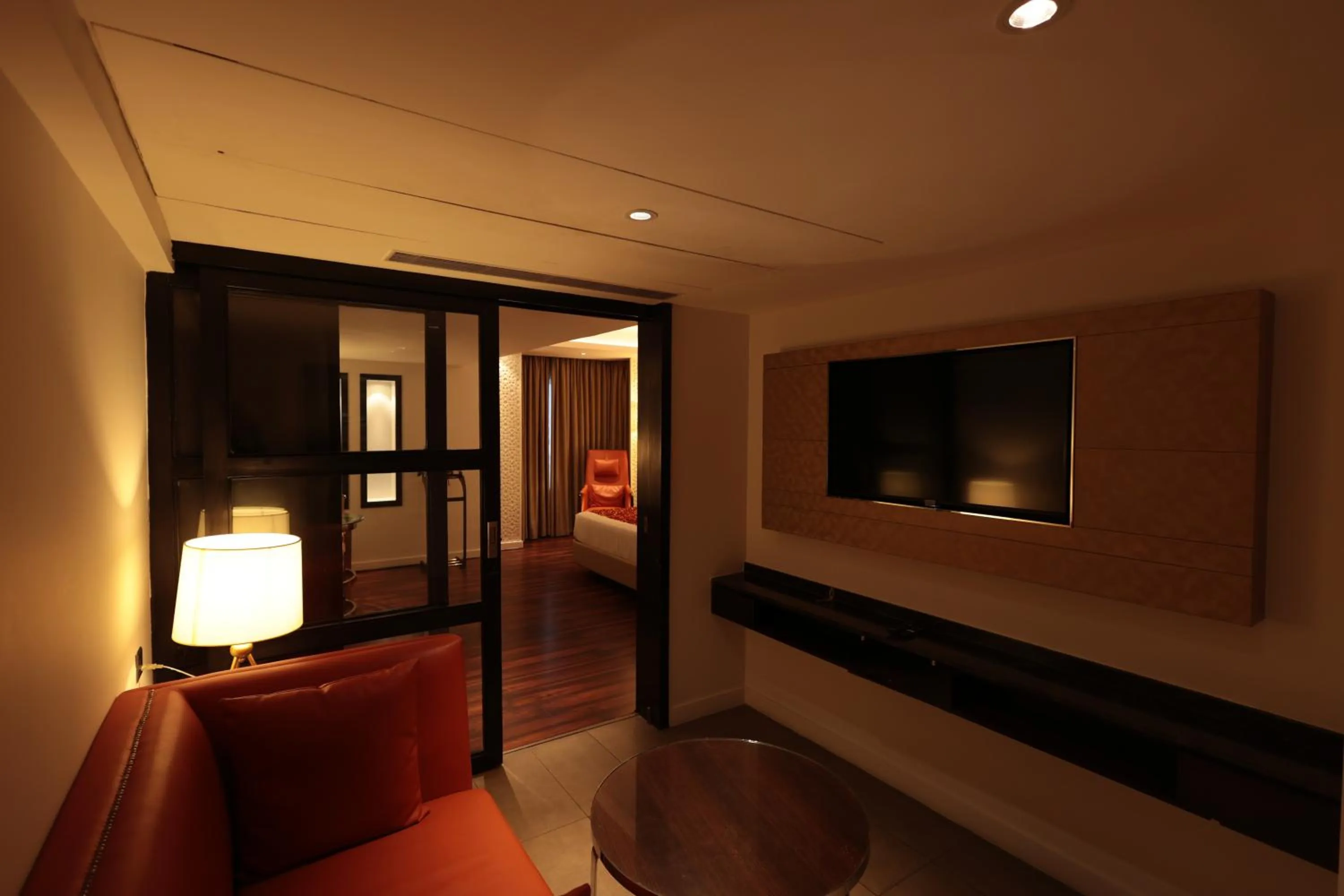 TV and multimedia in Cenneys Gateway - Pride of Salem