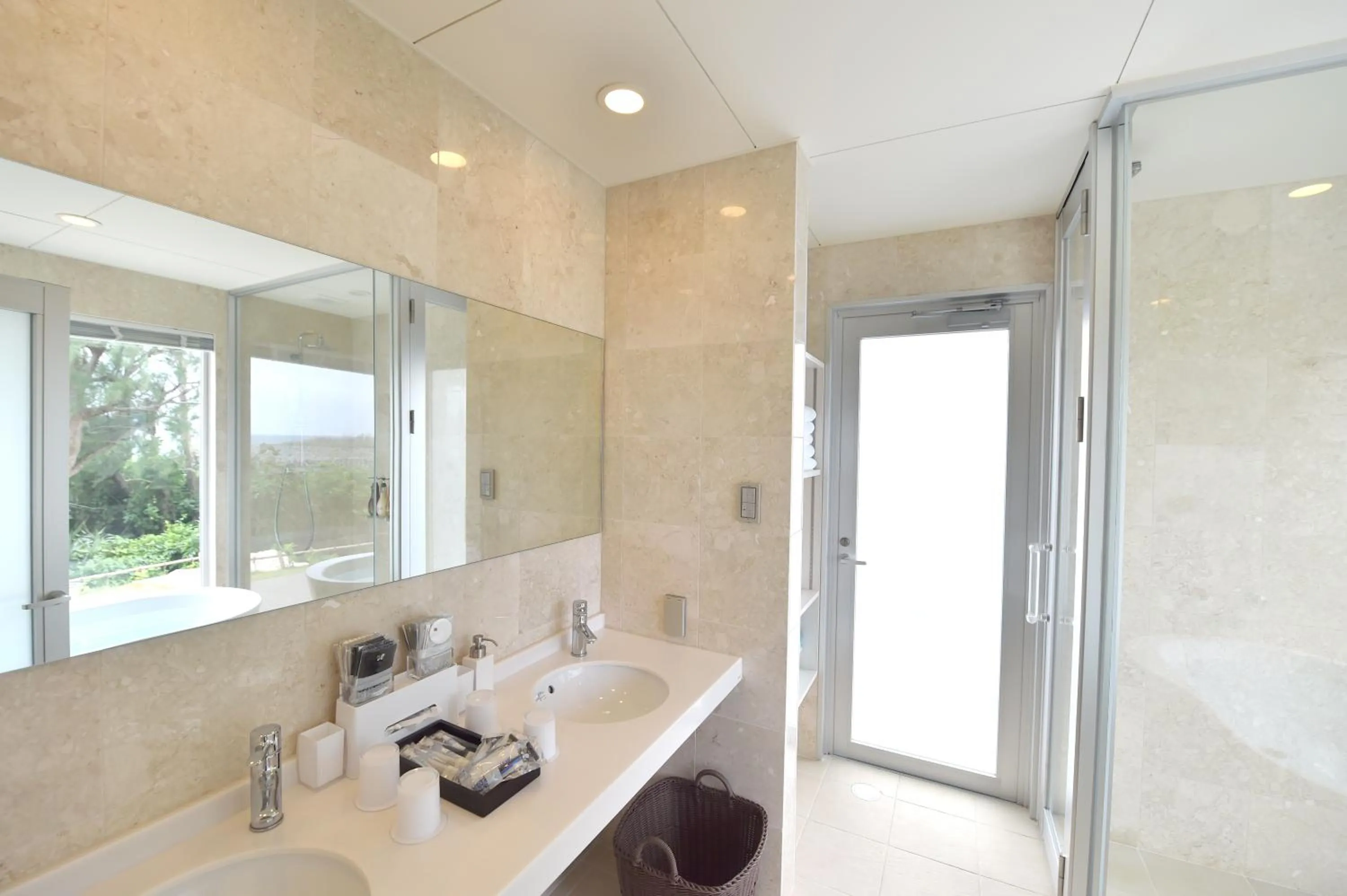 Bathroom in Feliz Villa Suite Miyakojima Ueno