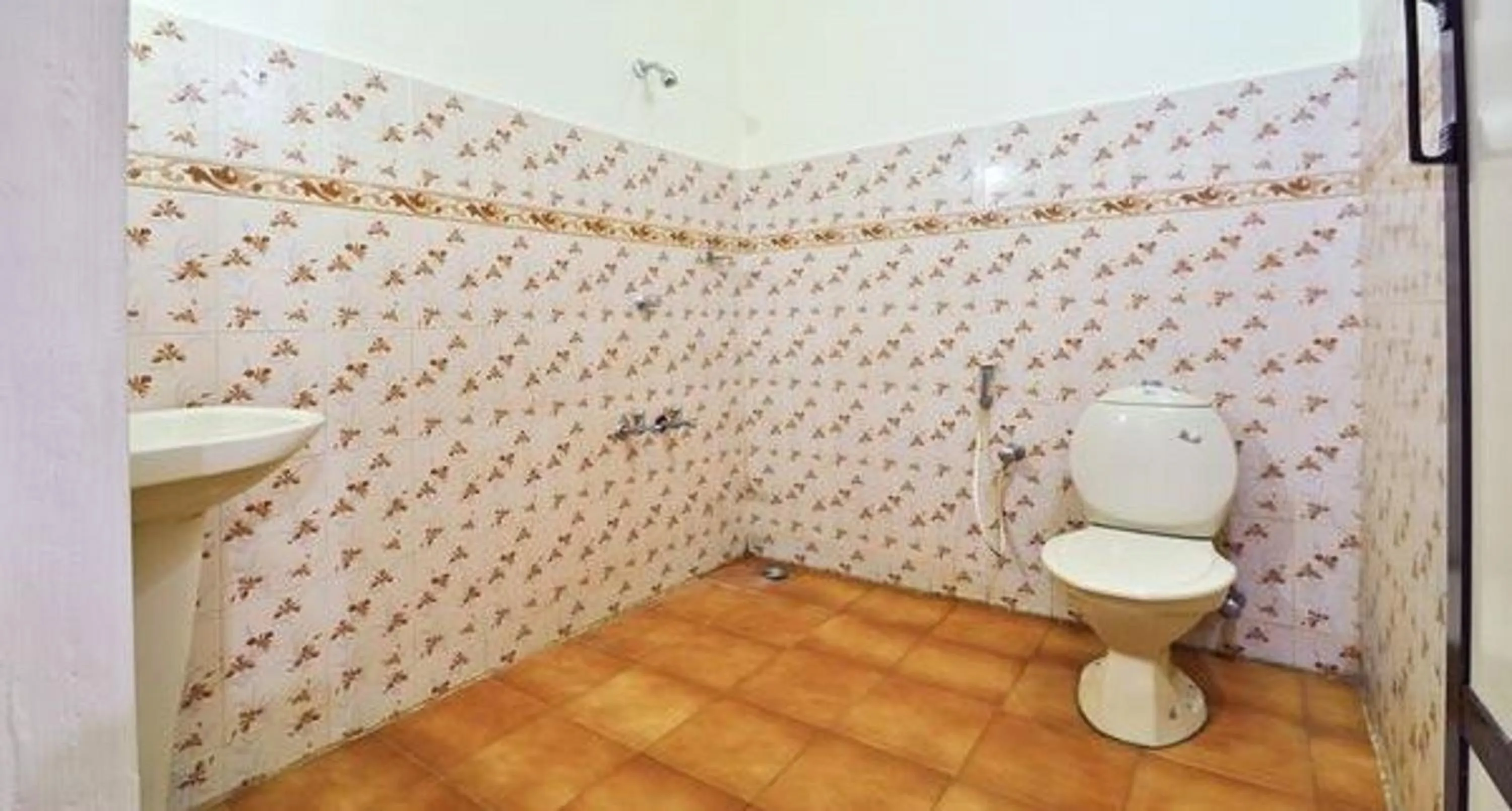 Toilet in Hotel Srinivas