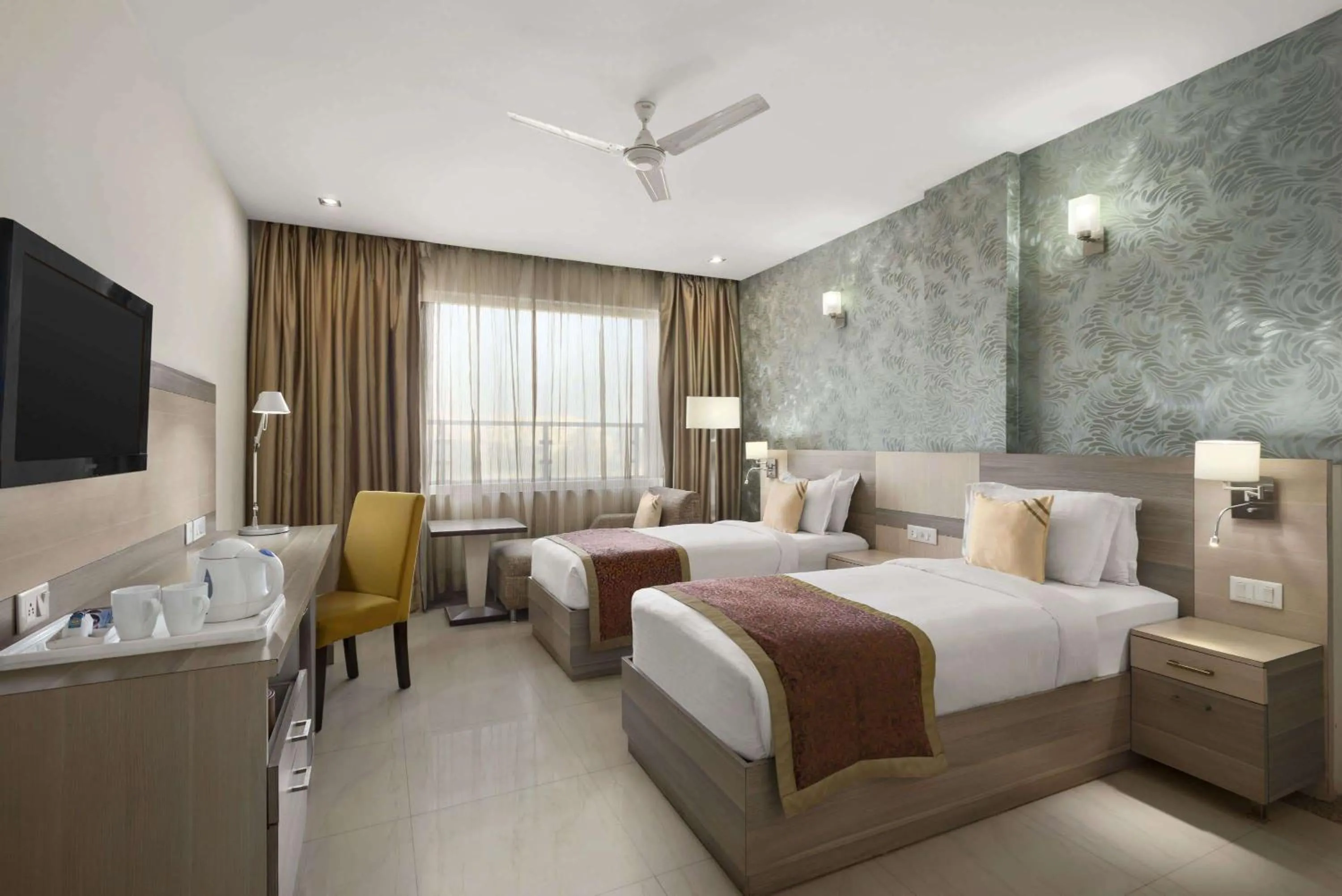 Photo of the whole room, Bed in Days Hotel By Wyndham Neemrana