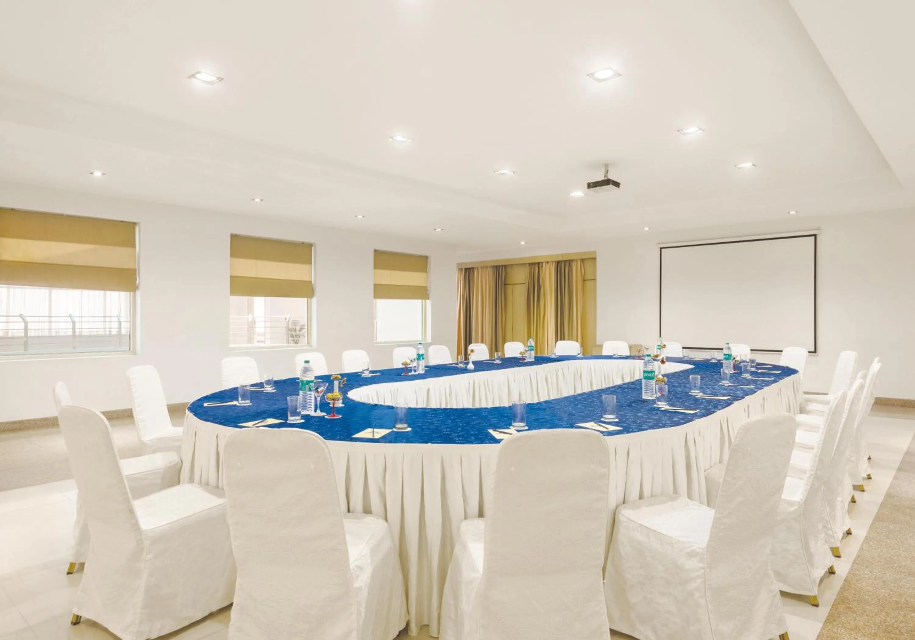 Business facilities in Days Hotel By Wyndham Neemrana