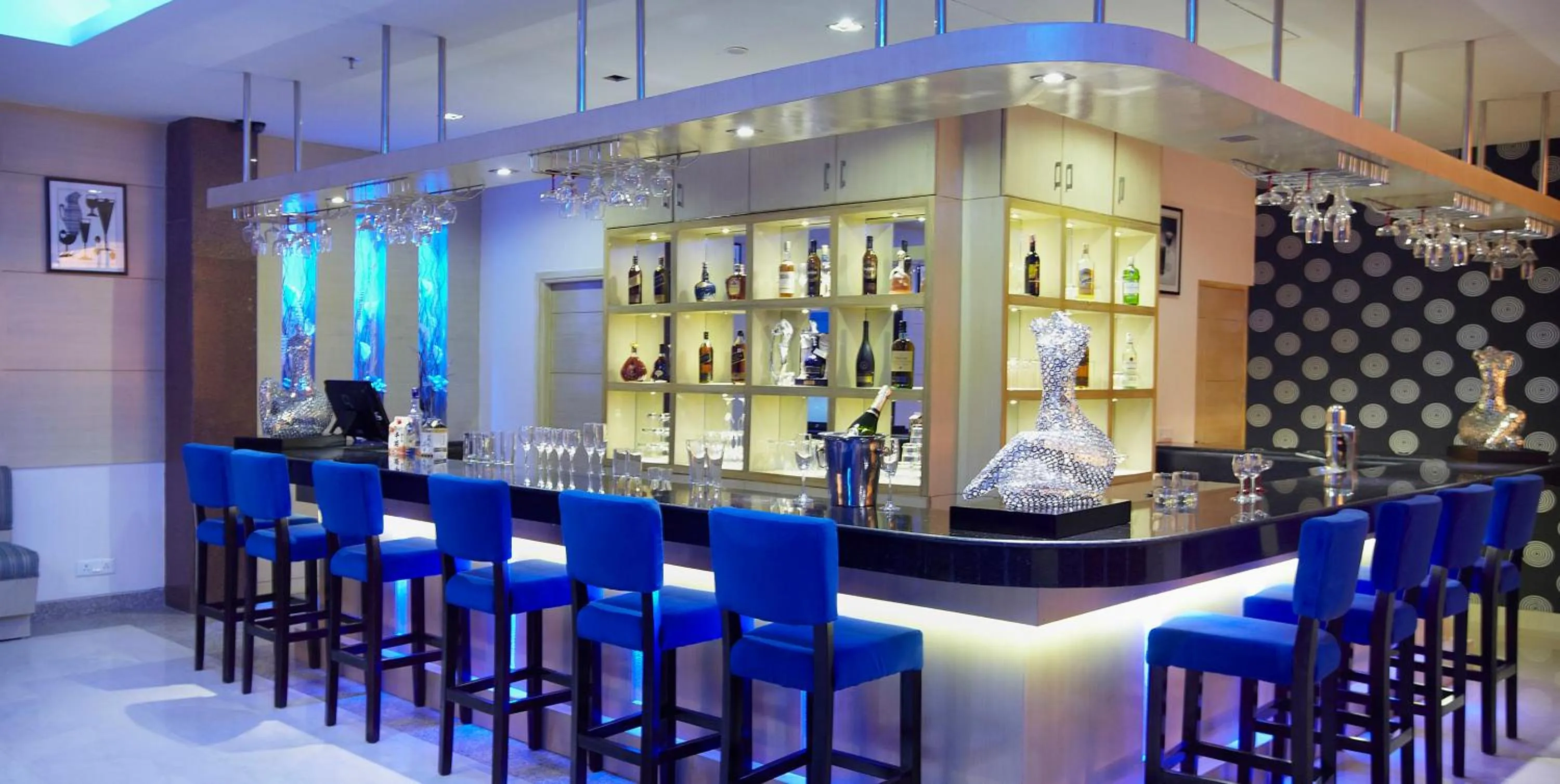 Lounge or bar in Days Hotel By Wyndham Neemrana