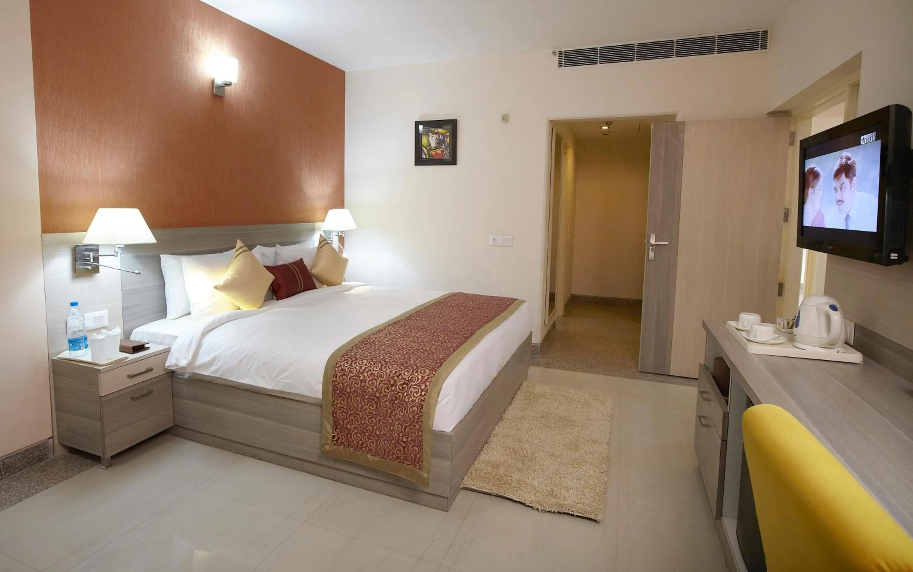 Bed in Days Hotel By Wyndham Neemrana