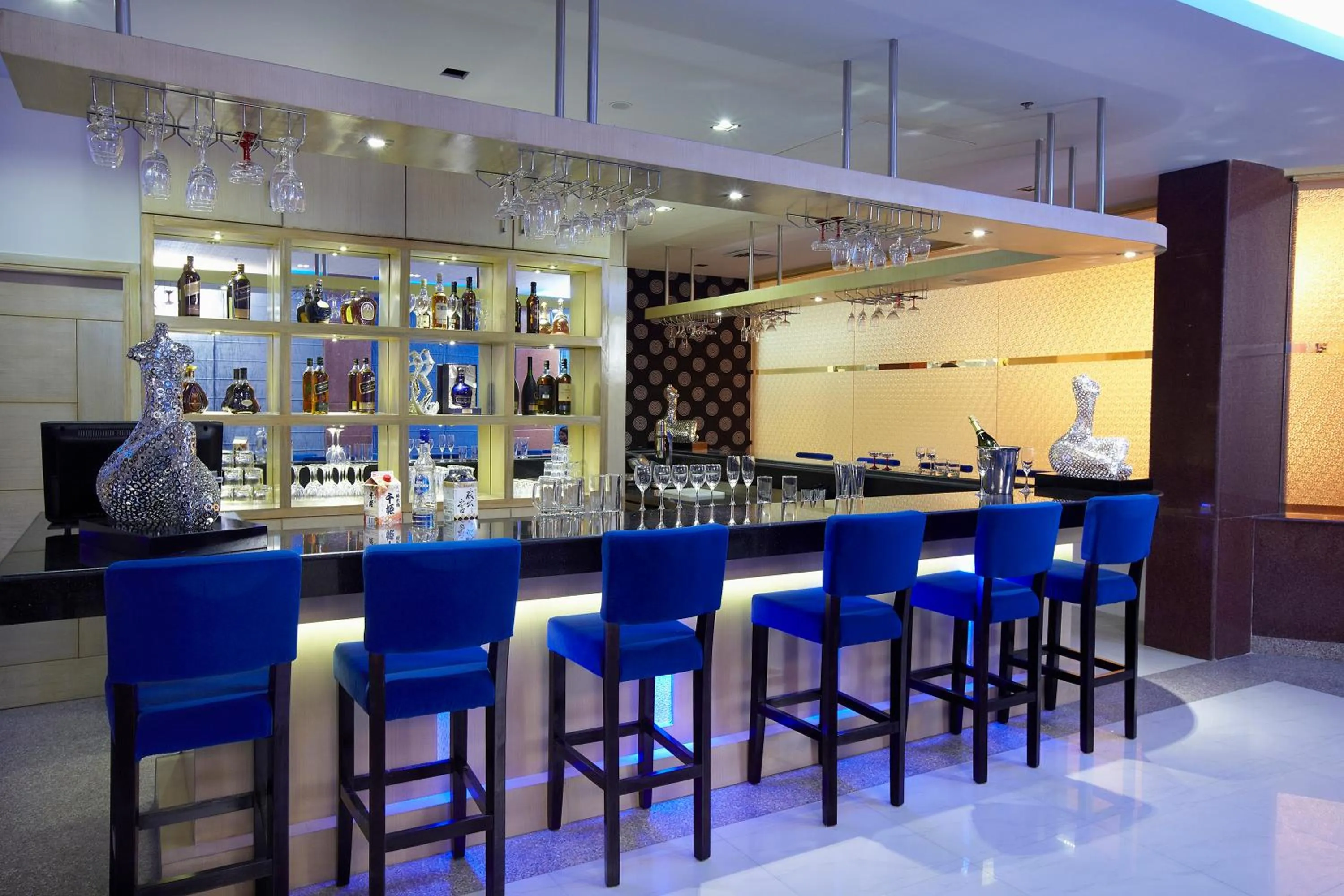 Lounge or bar in Days Hotel By Wyndham Neemrana