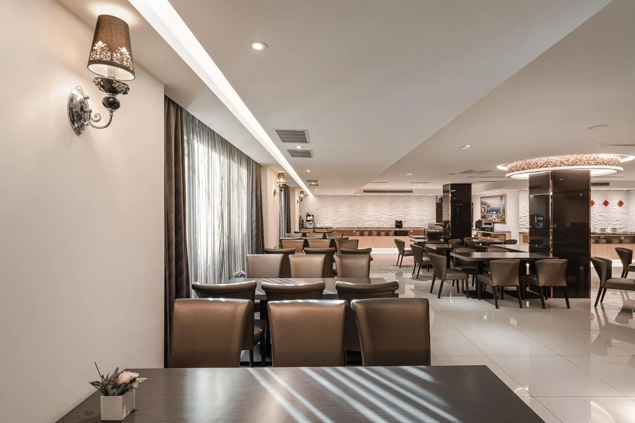 Restaurant/places to eat in Hotel Yoshi