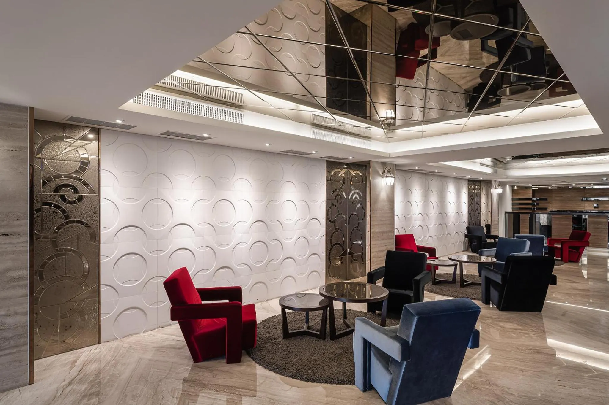 Restaurant/places to eat in Hotel Yoshi