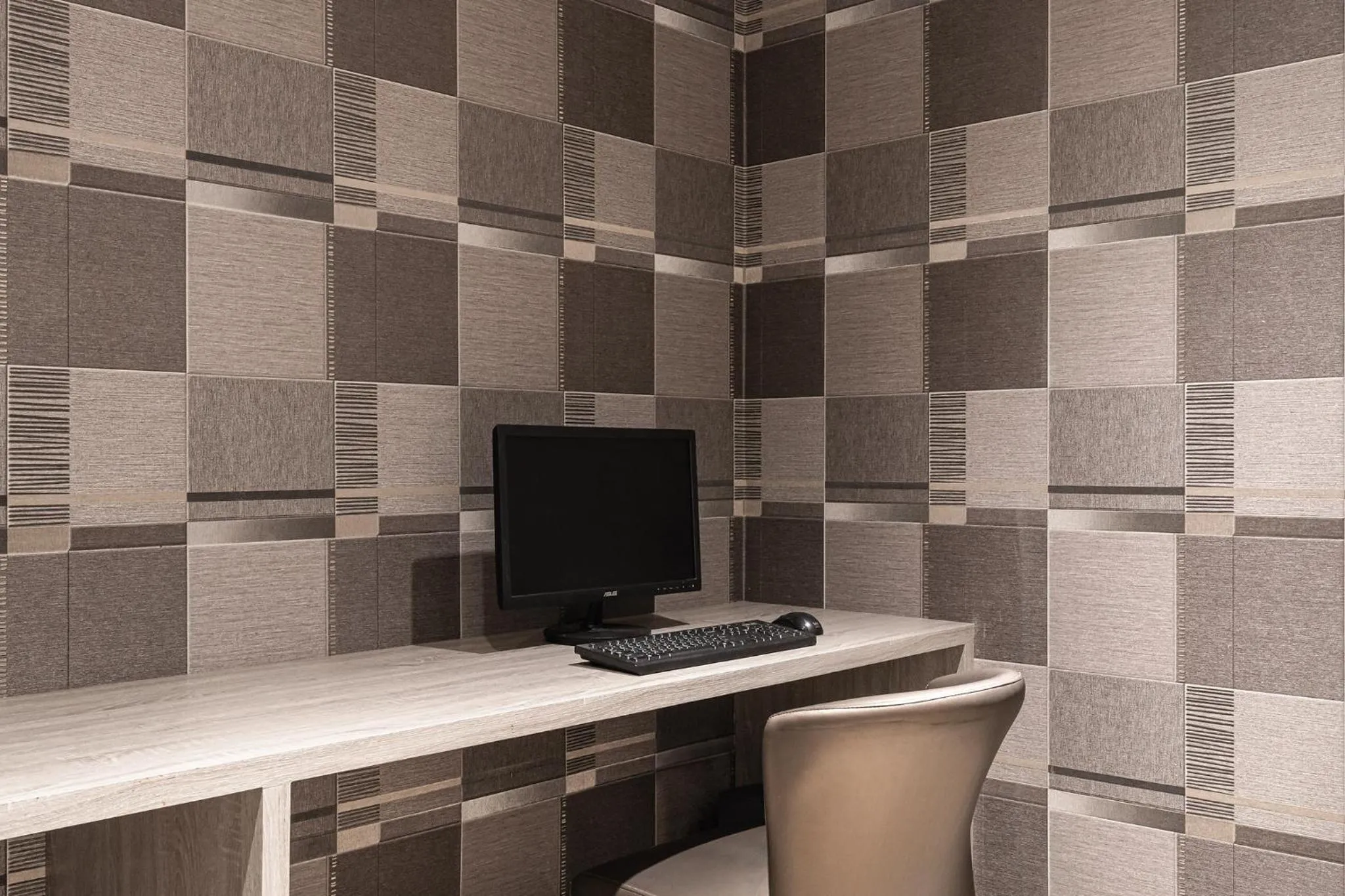 Business facilities in Hotel Yoshi