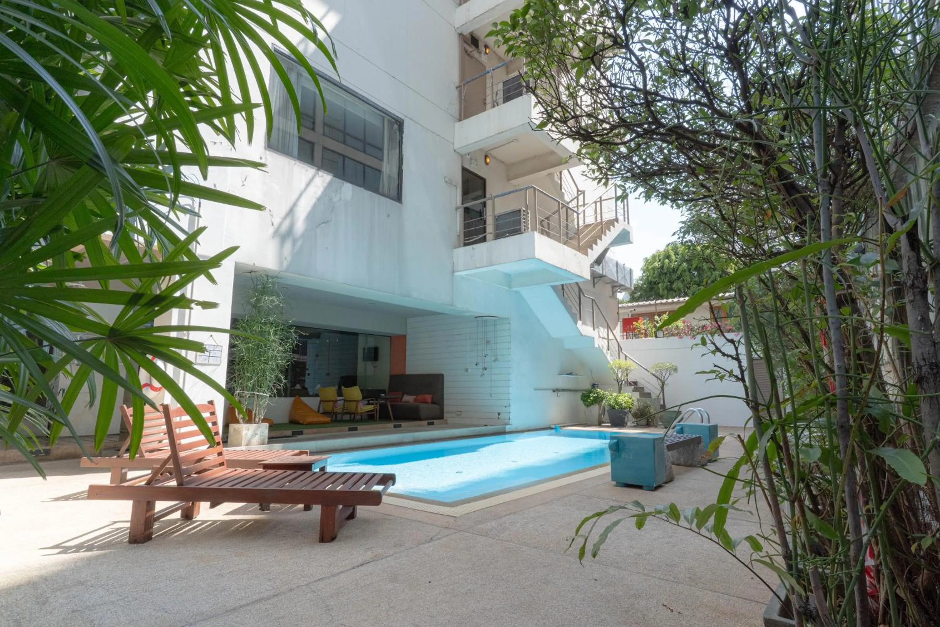 Swimming pool in Journeyhub Sukhumvit 26, Bangkok - Formerly St James Hotel