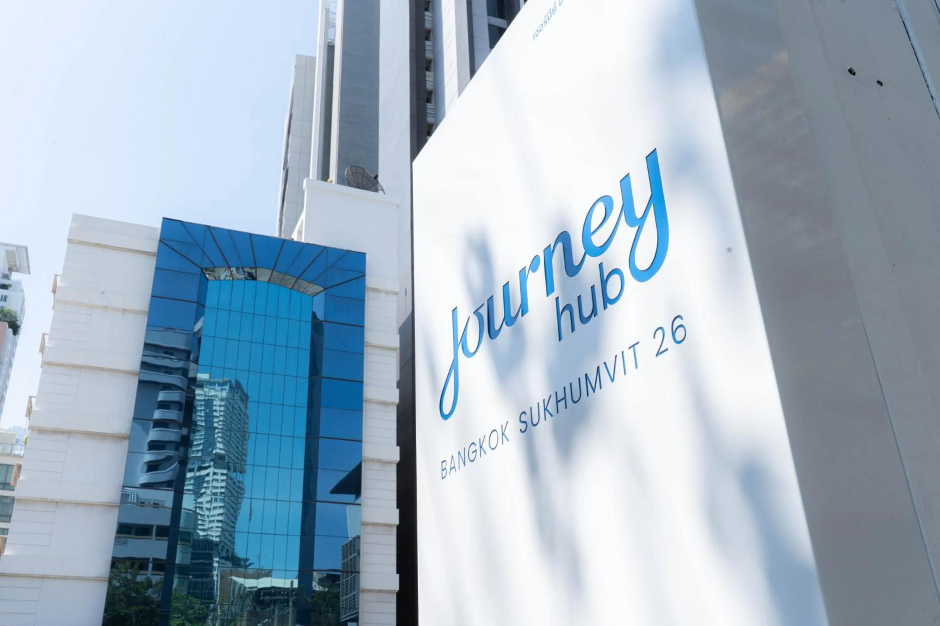 Property building in Journeyhub Sukhumvit 26, Bangkok - Formerly St James Hotel