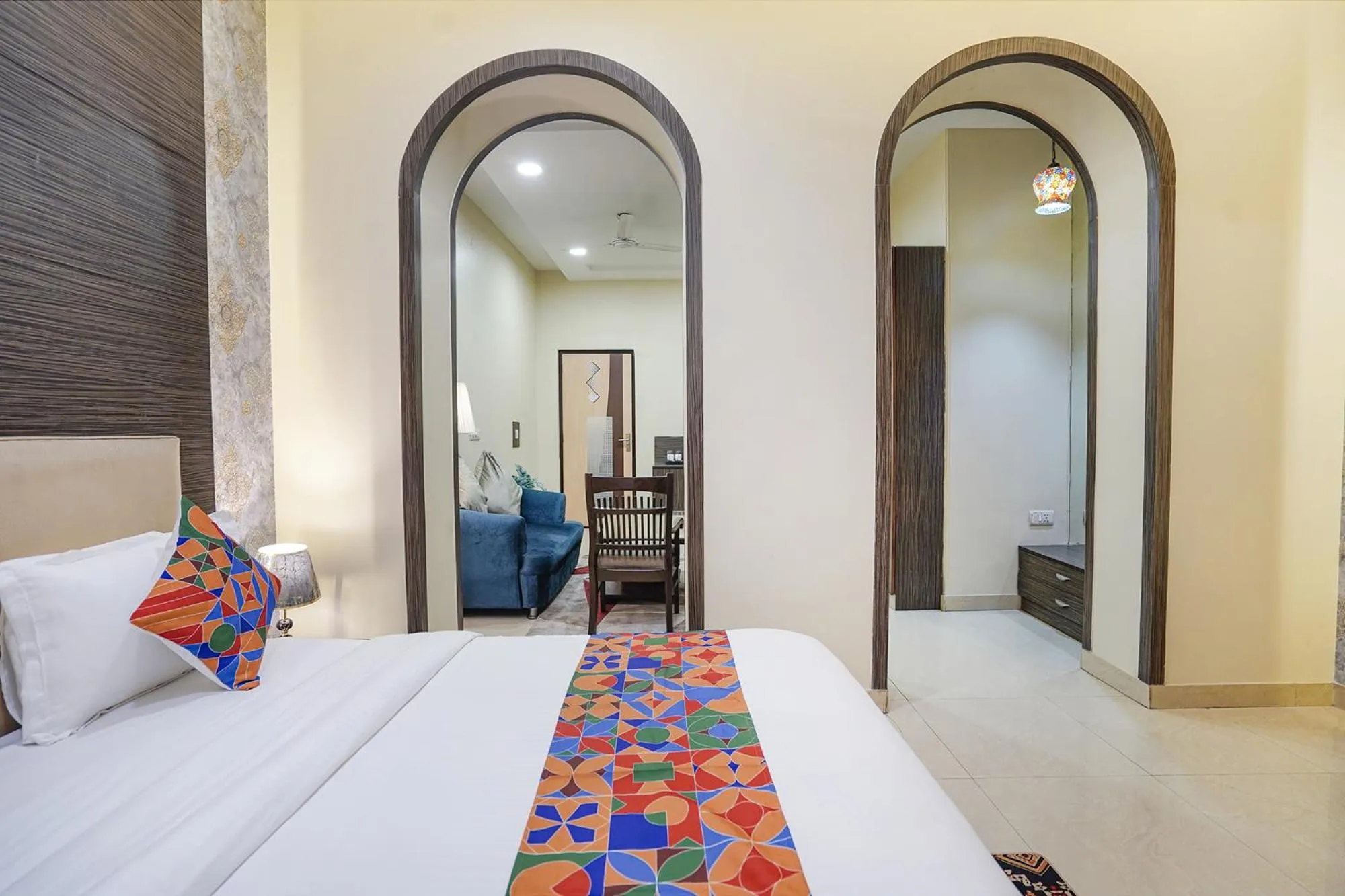 Bed in FabHotel Rivlet Premium - Nr Jama Masjid and Red Fort