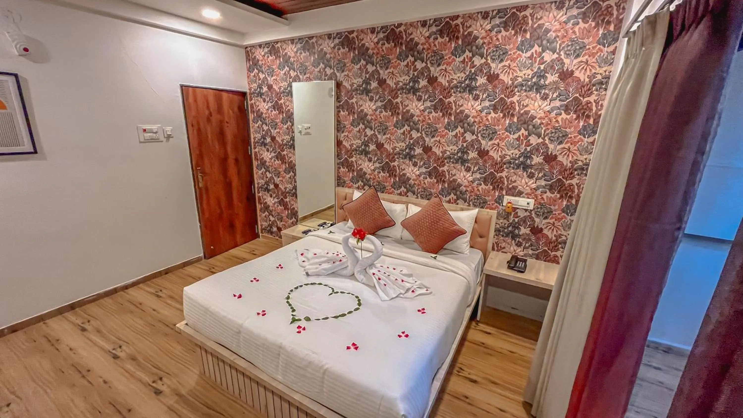 Bedroom, Bed in Regenta Bharti Amusement & Adventure Resort Pune, Urulikanchan