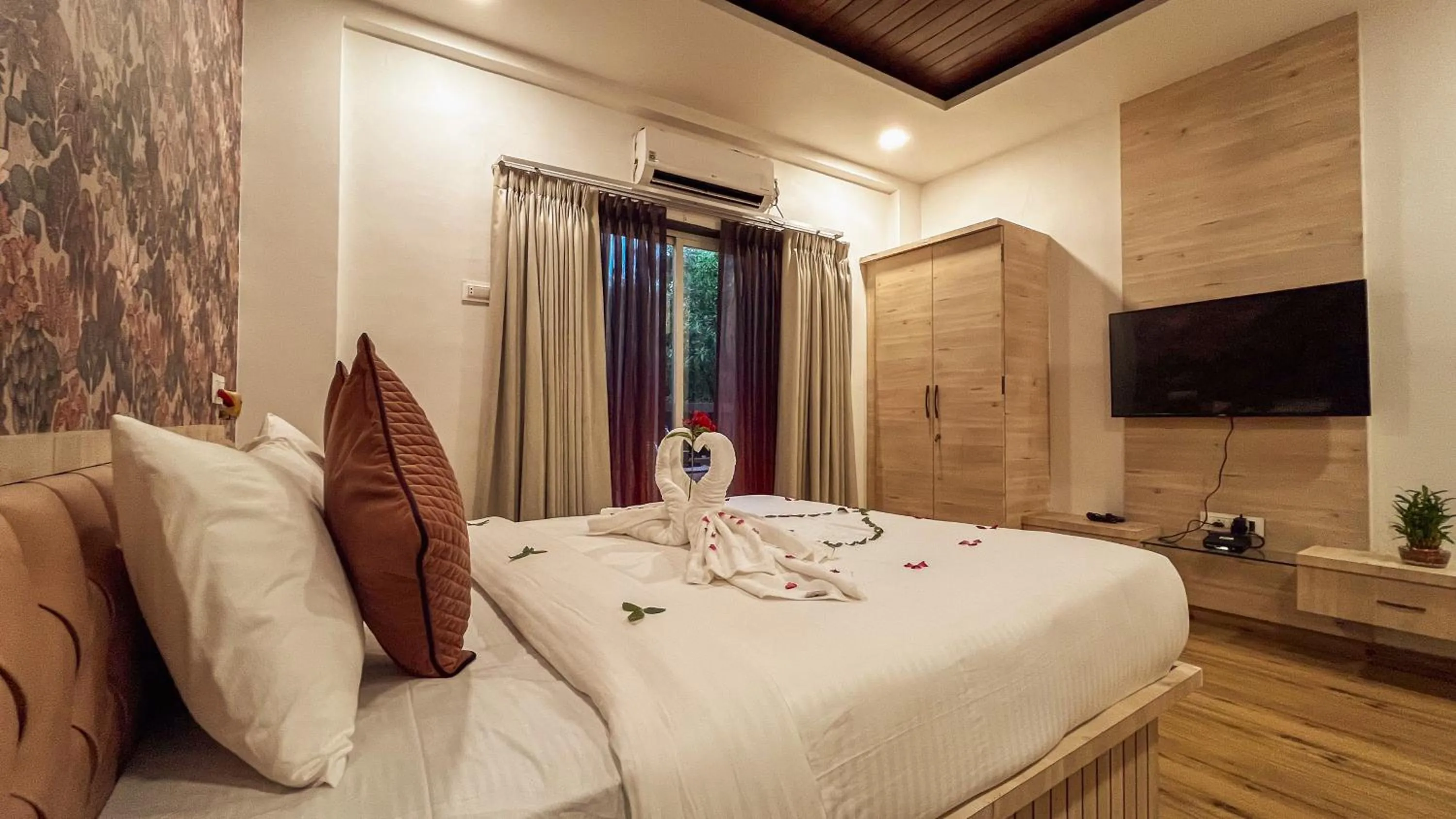 Bed in Regenta Bharti Amusement & Adventure Resort Pune, Urulikanchan