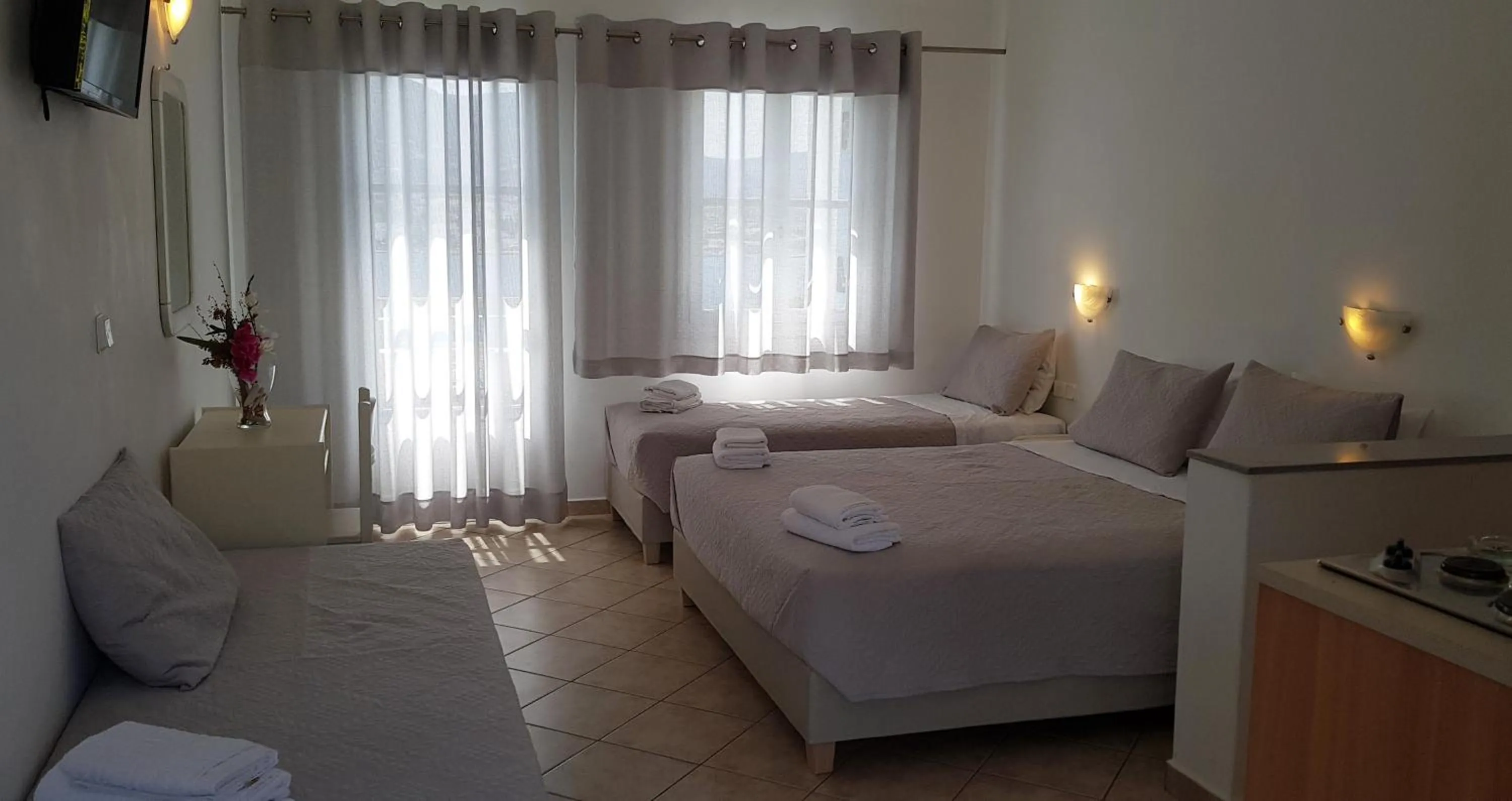 Photo of the whole room, Bed in Paros Paradise Apartments