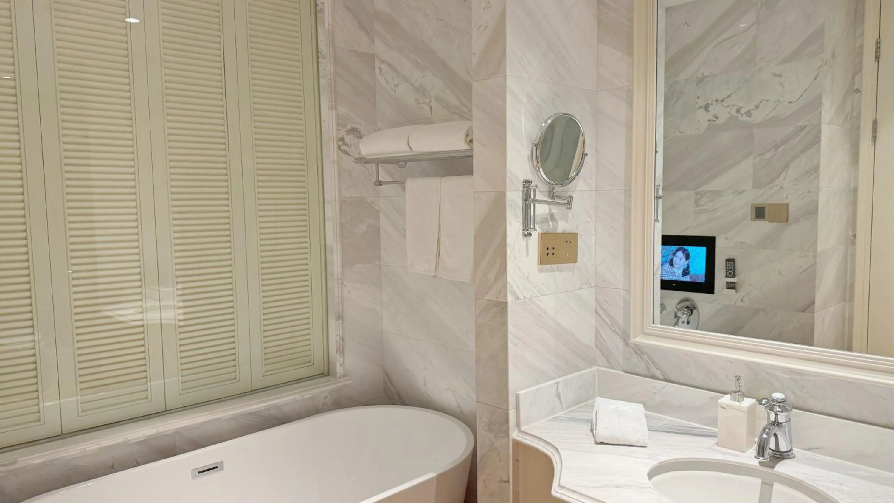 Bath in NARADA Resort Shanghai Hotel Disney Store