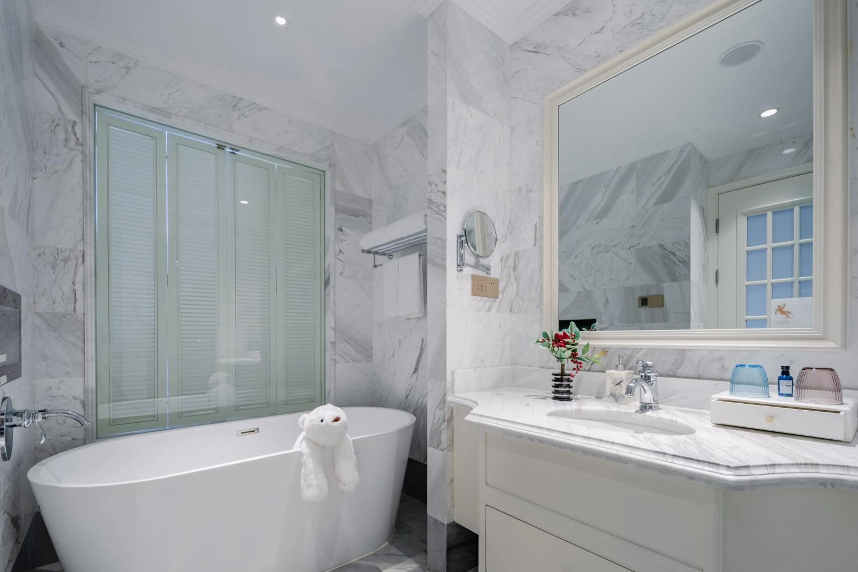 Toilet in NARADA Resort Shanghai Hotel Disney Store