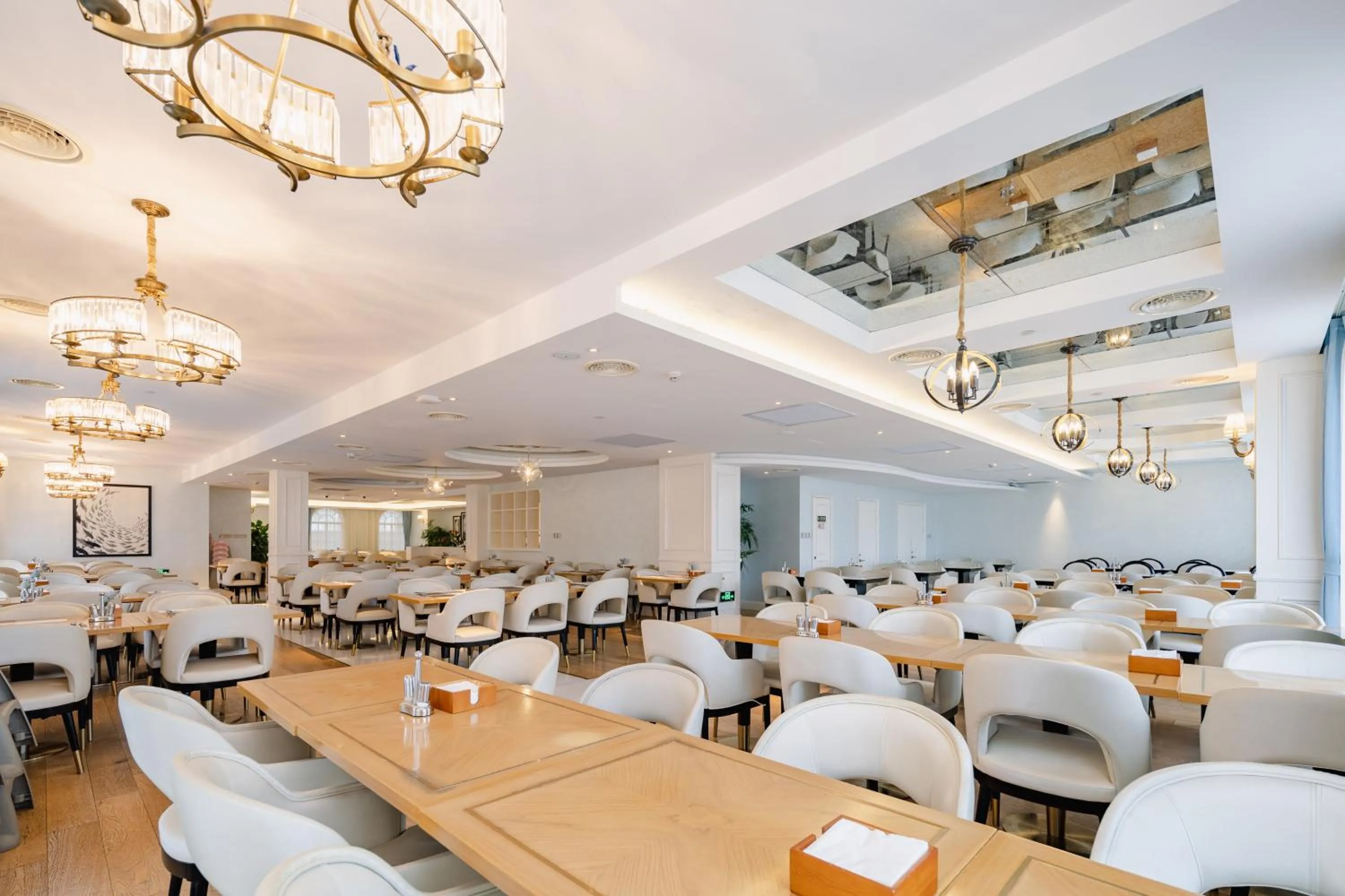 Restaurant/places to eat in NARADA Resort Shanghai Hotel Disney Store