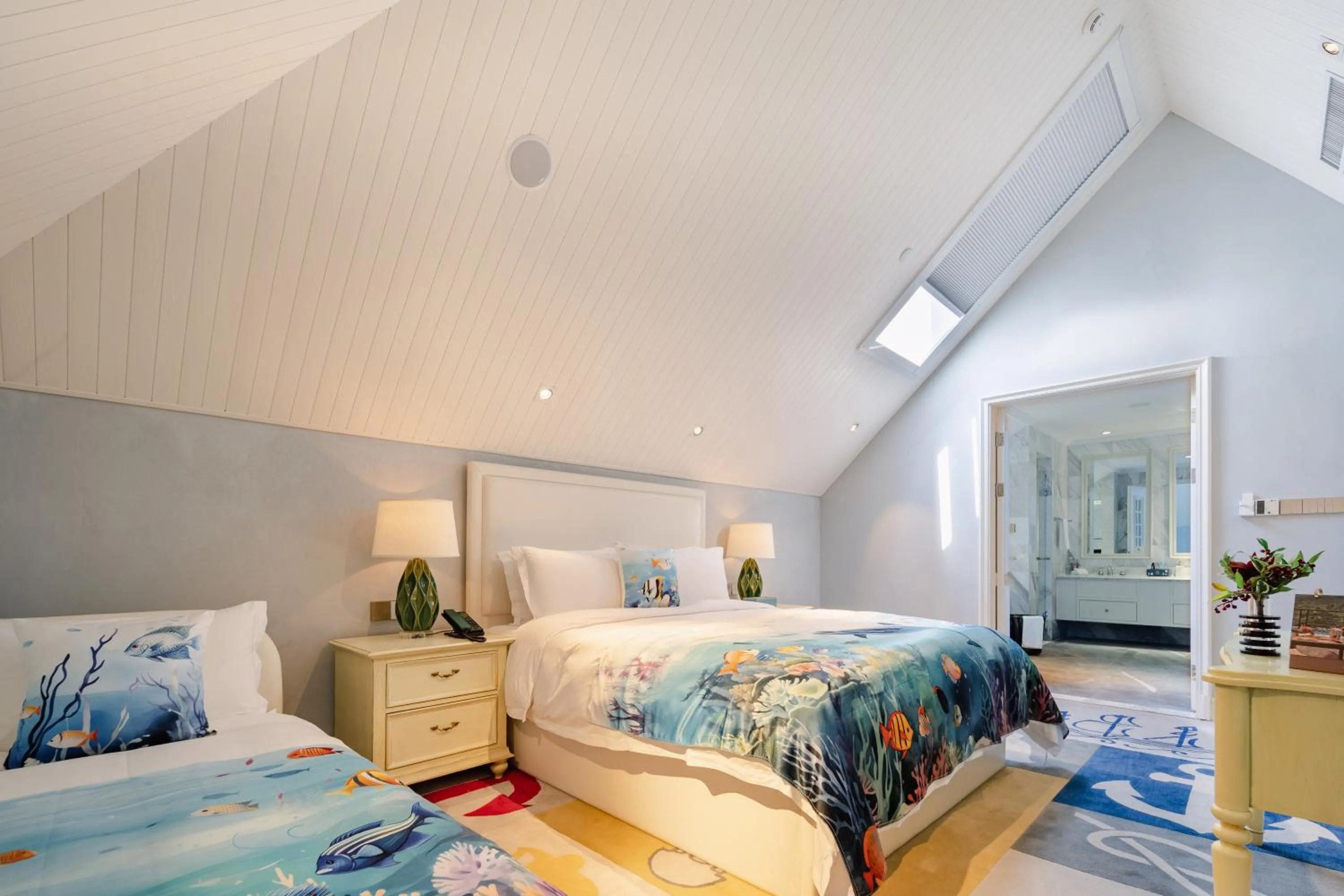 Photo of the whole room, Bed in NARADA Resort Shanghai Hotel Disney Store