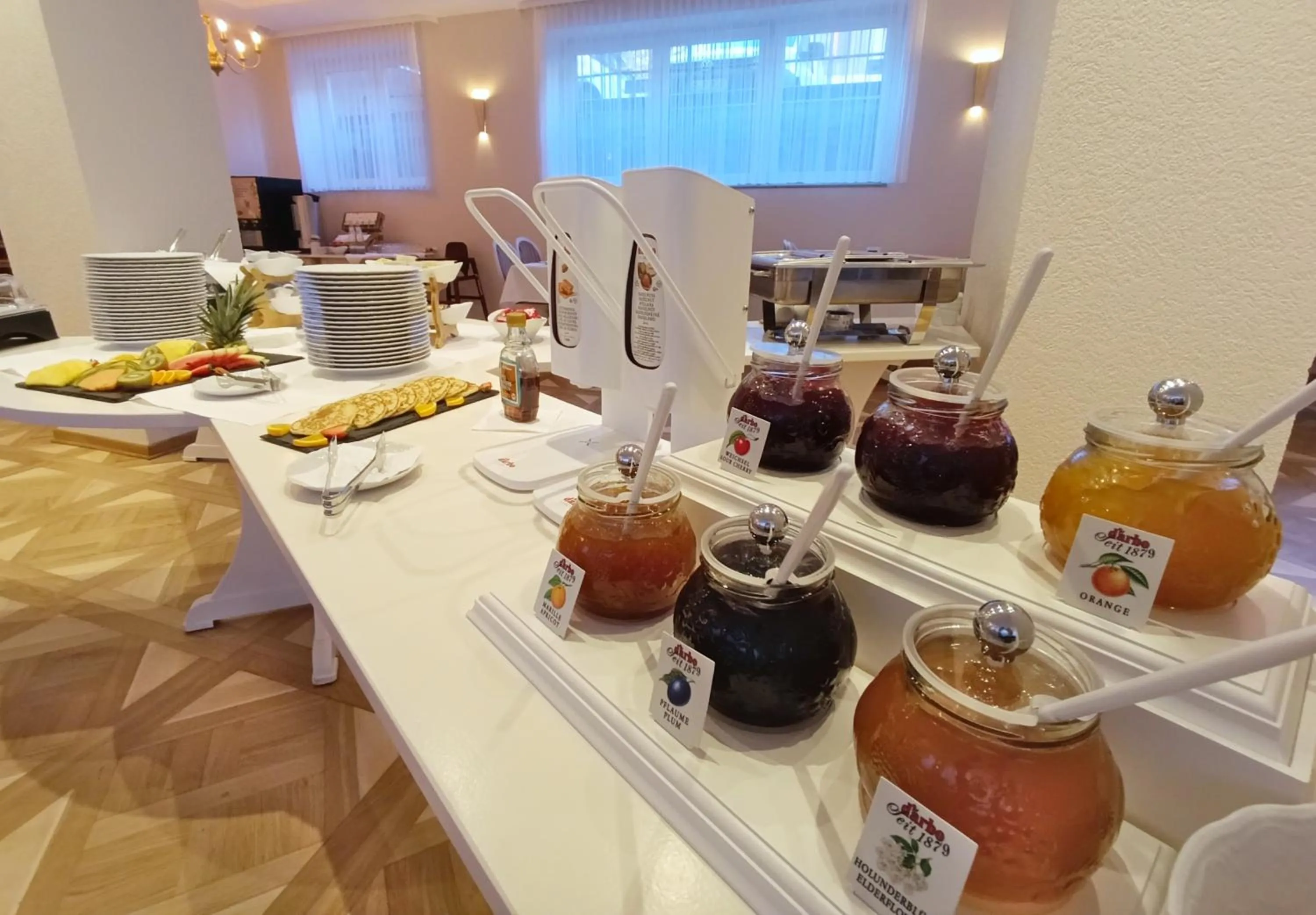 Buffet breakfast in REGIOHOTEL Bunte Stadt Wernigerode - #DirektInDerAltstadt #PrimaFrühstück #TopPreisLeistung #FrischRenoviert