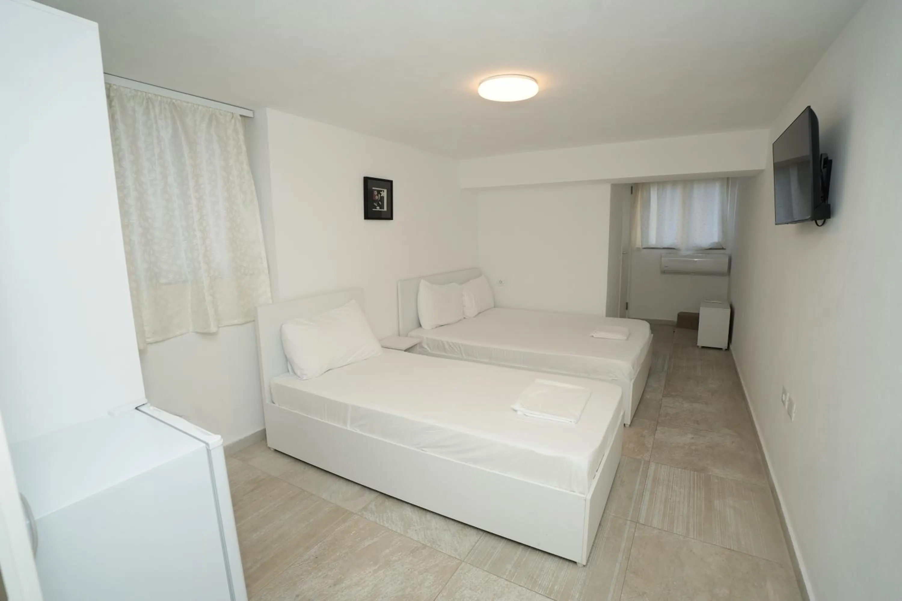 Bedroom, Bed in Enles Hotel