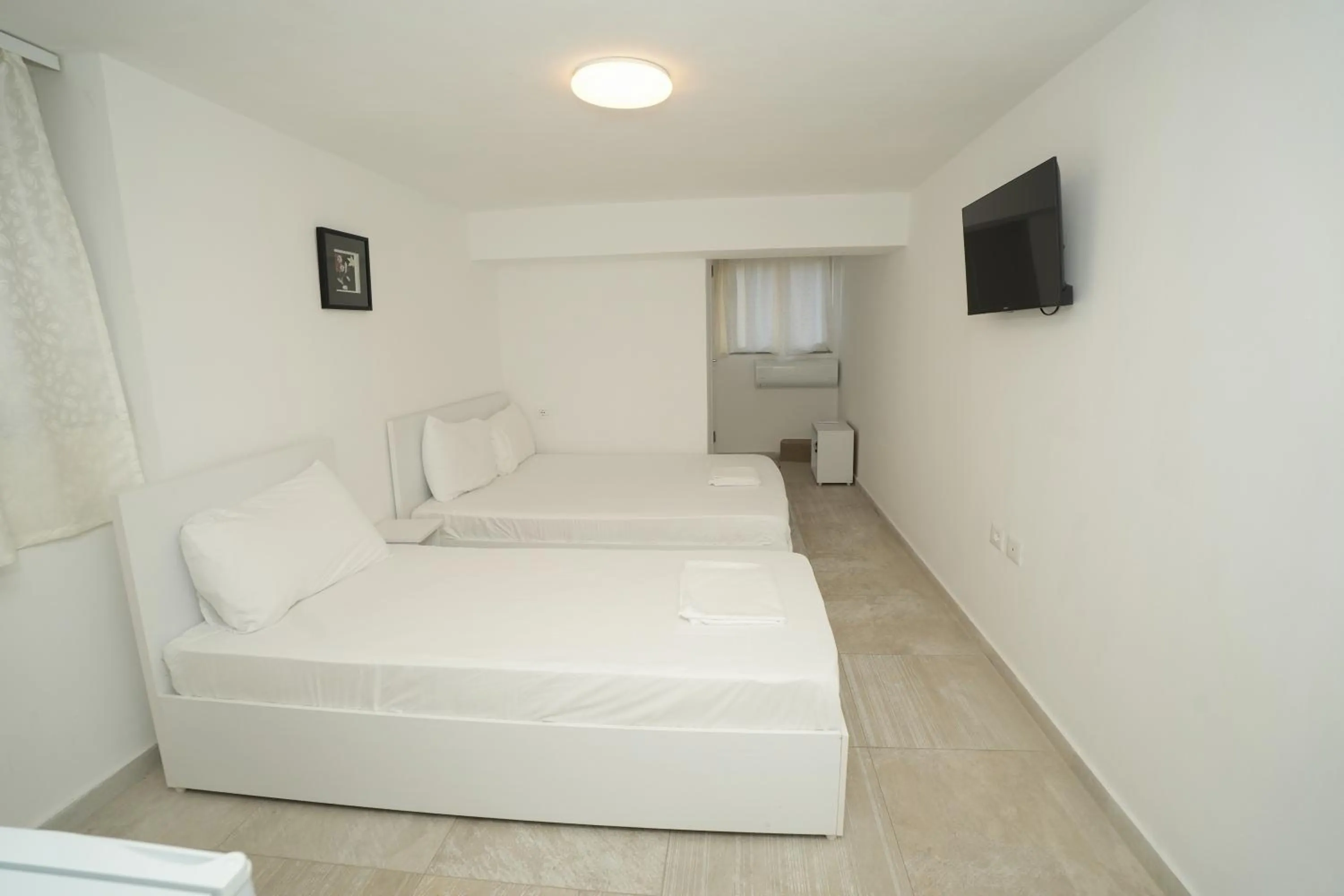 Bedroom, Bed in Enles Hotel