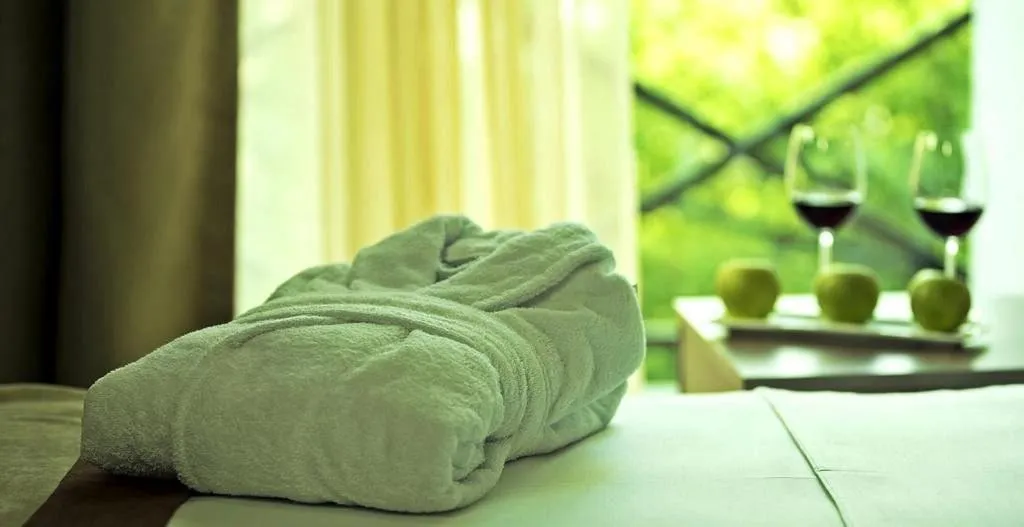 towels, Bed in Gallery inn