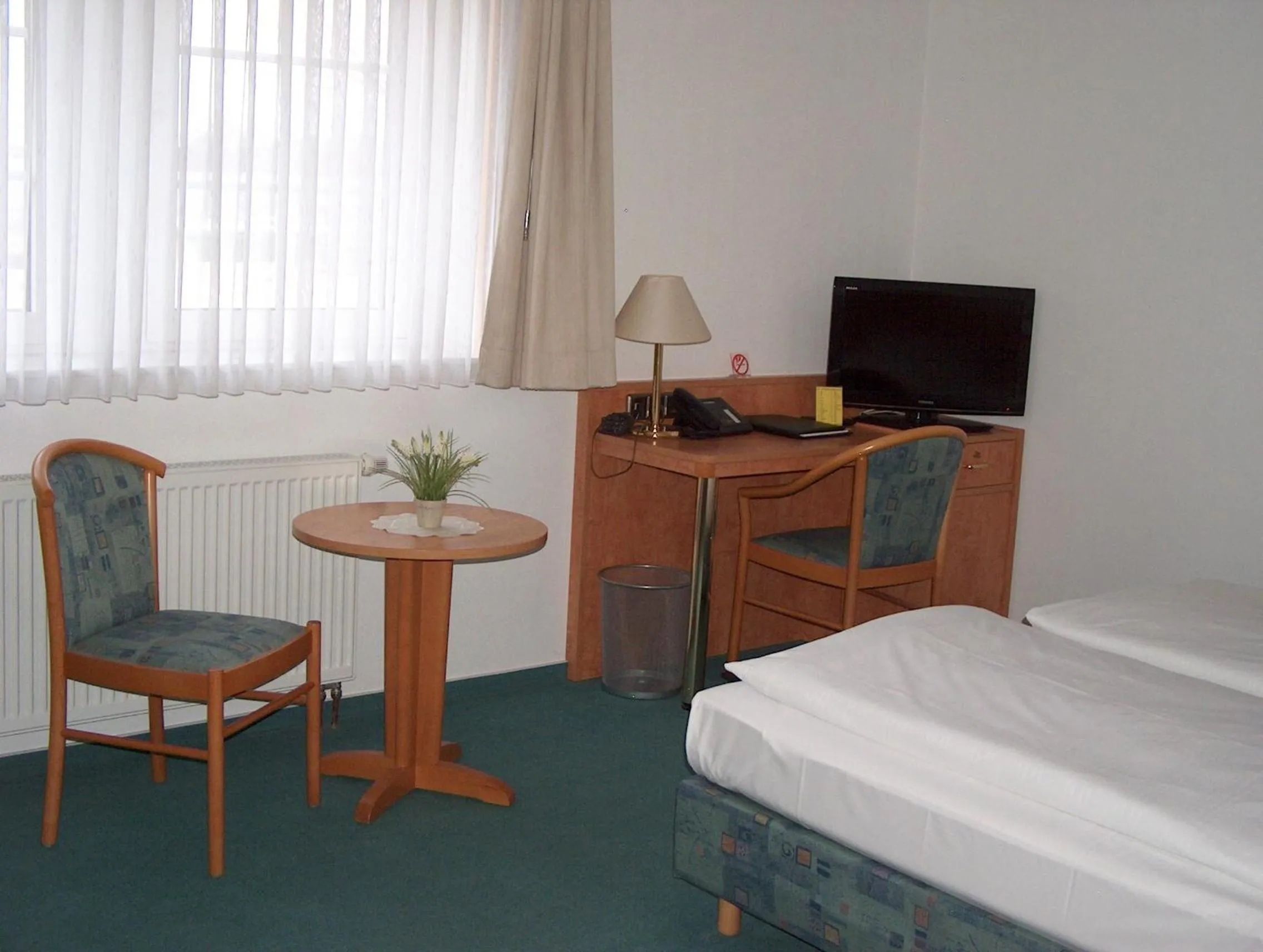 Bedroom, Bed in Alter Dorfkrug Am Kanal