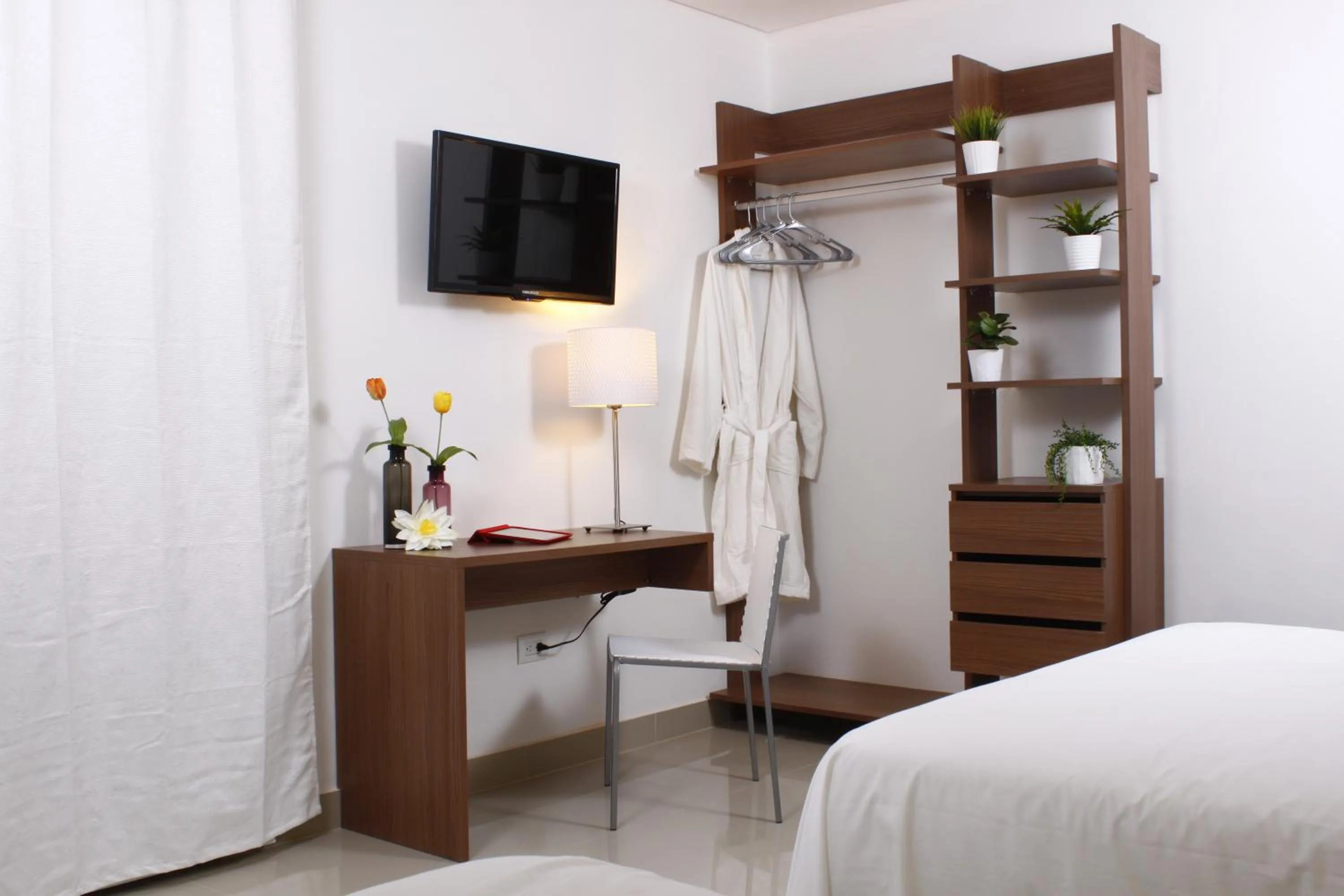 wardrobe, Bed in Hotel Soleira