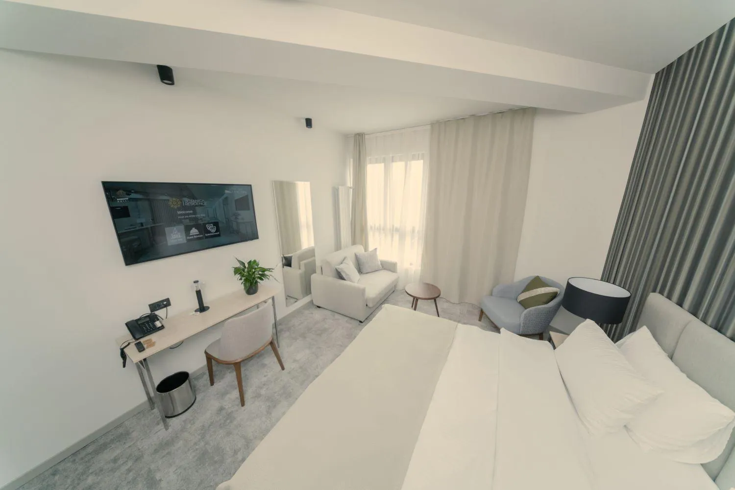 Photo of the whole room, Bed in Botanica Residence