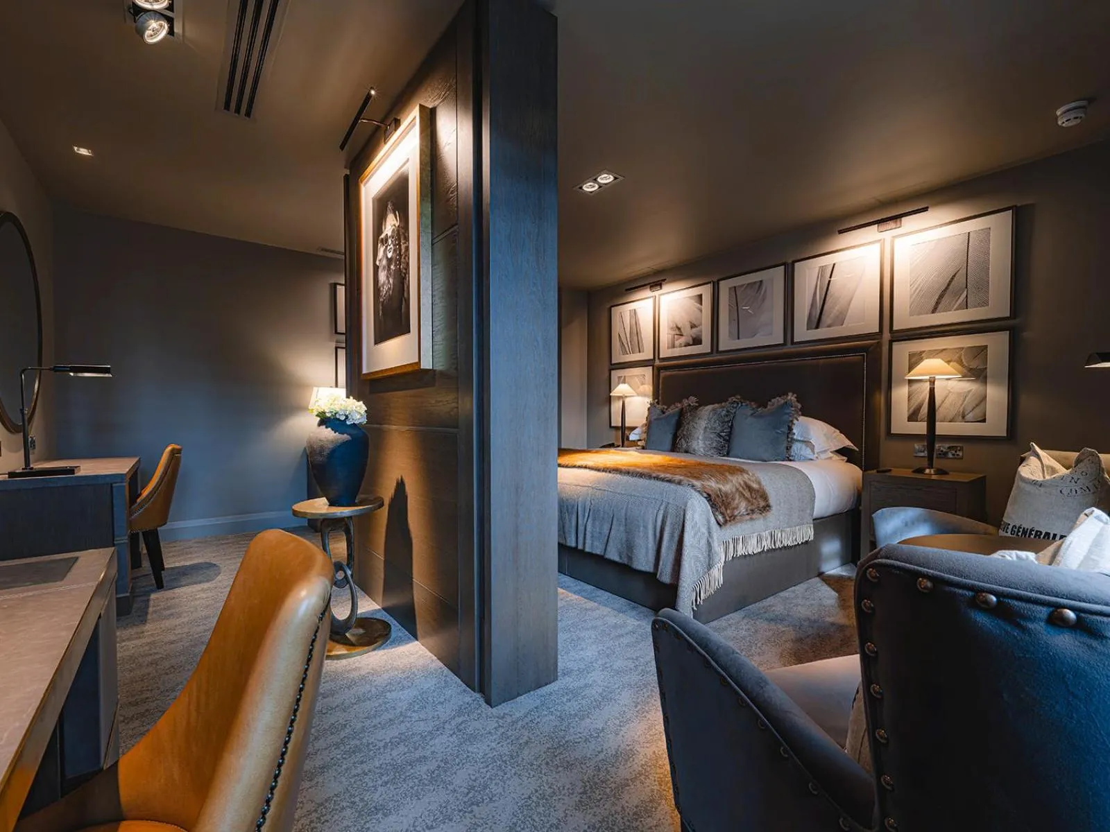 Photo of the whole room, Bed in Dakota Newcastle