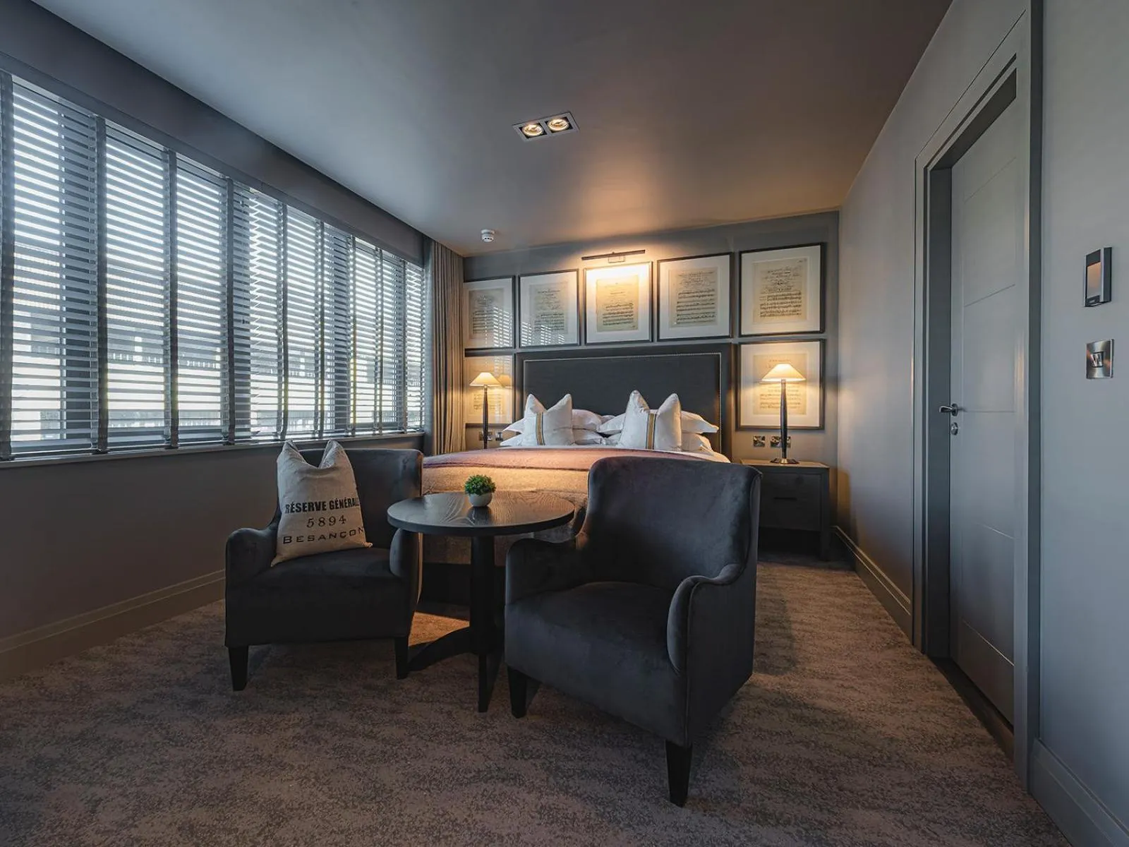 Photo of the whole room in Dakota Newcastle