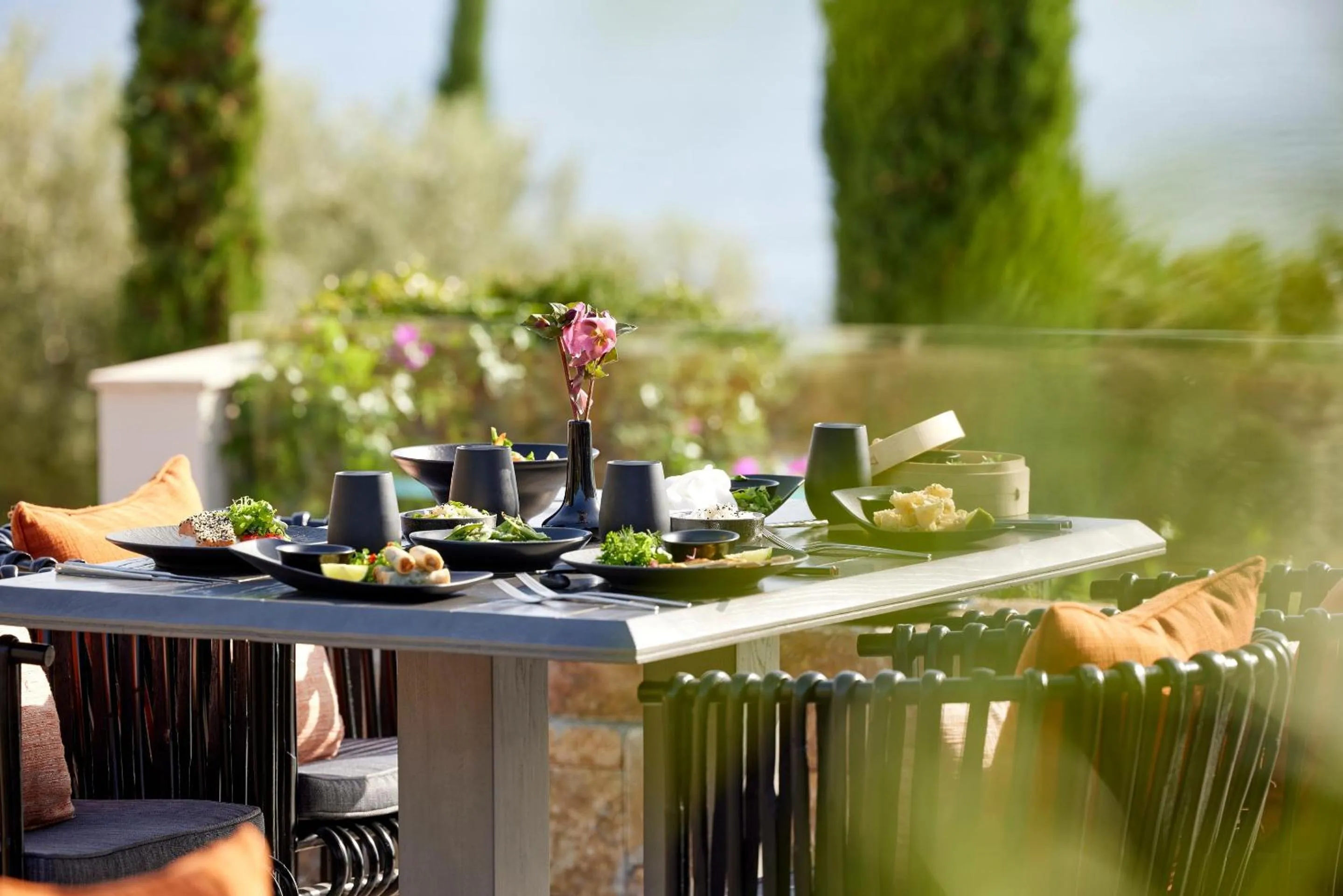 Restaurant/places to eat in Ikos Oceania