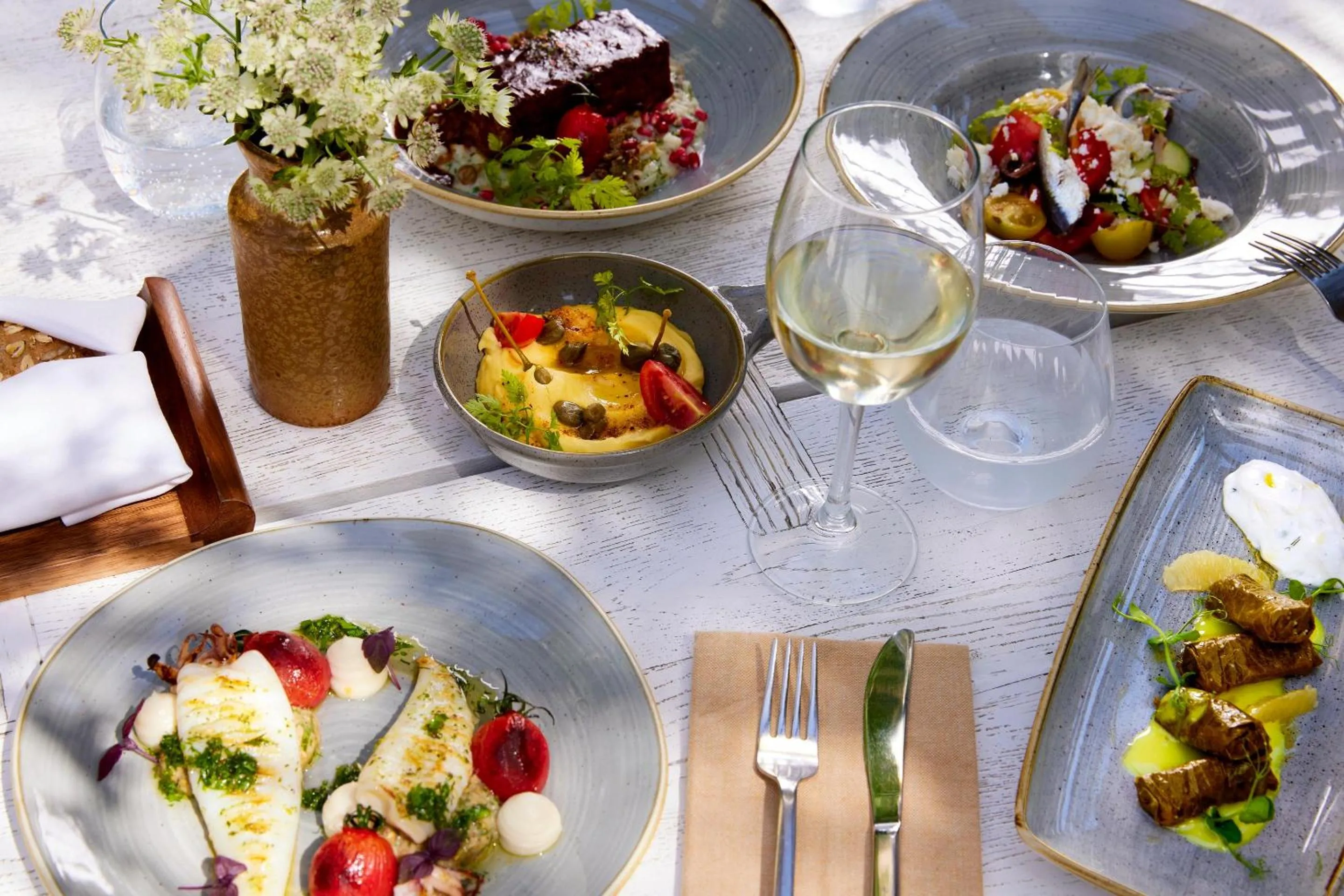 Restaurant/places to eat in Ikos Oceania