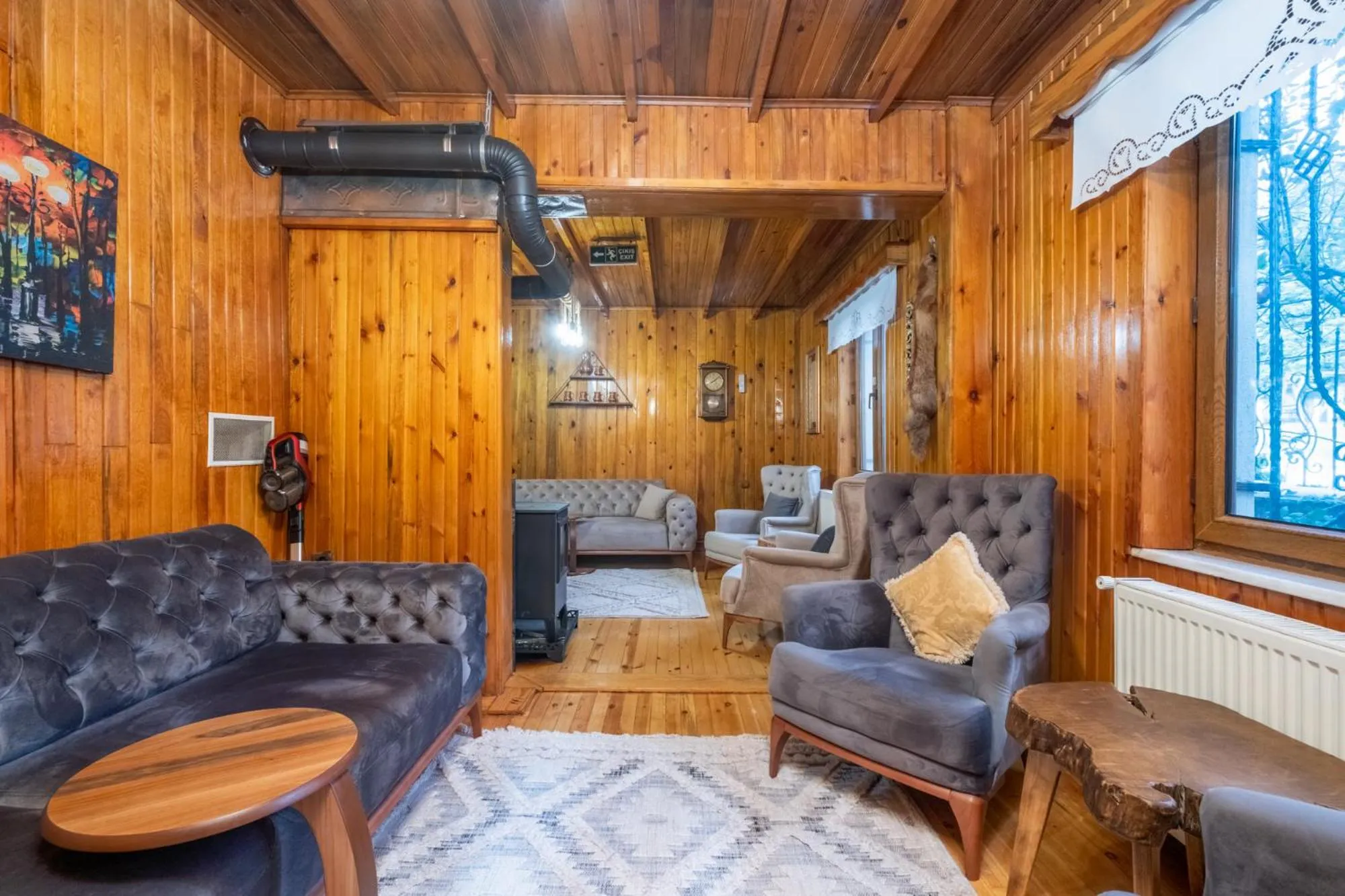 Communal lounge/ TV room in Uludag Tatil Evleri & Villa Dogus Uludağ