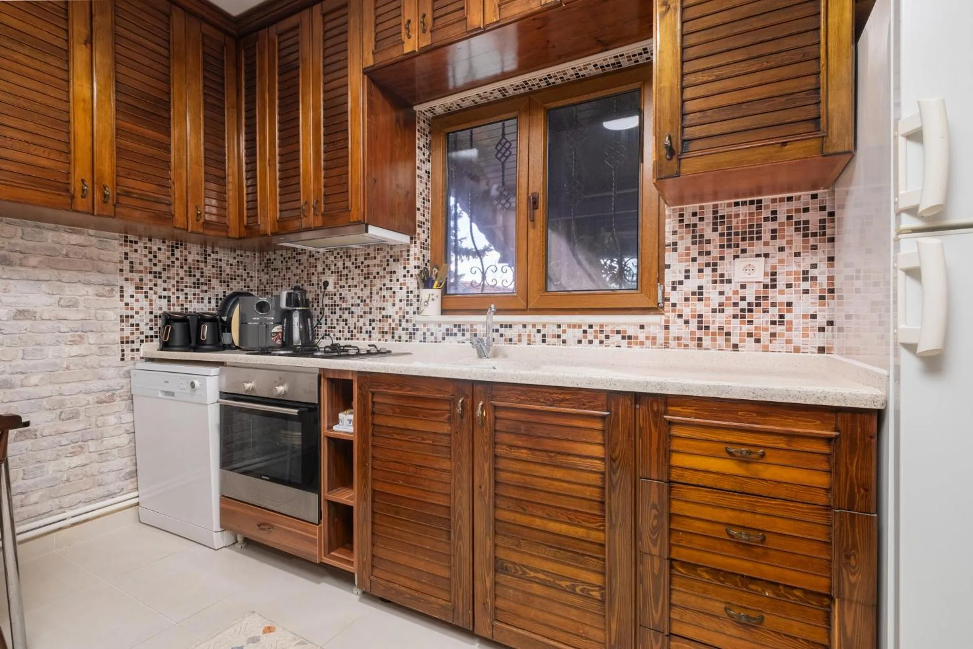 Kitchen or kitchenette in Uludag Tatil Evleri & Villa Dogus Uludağ