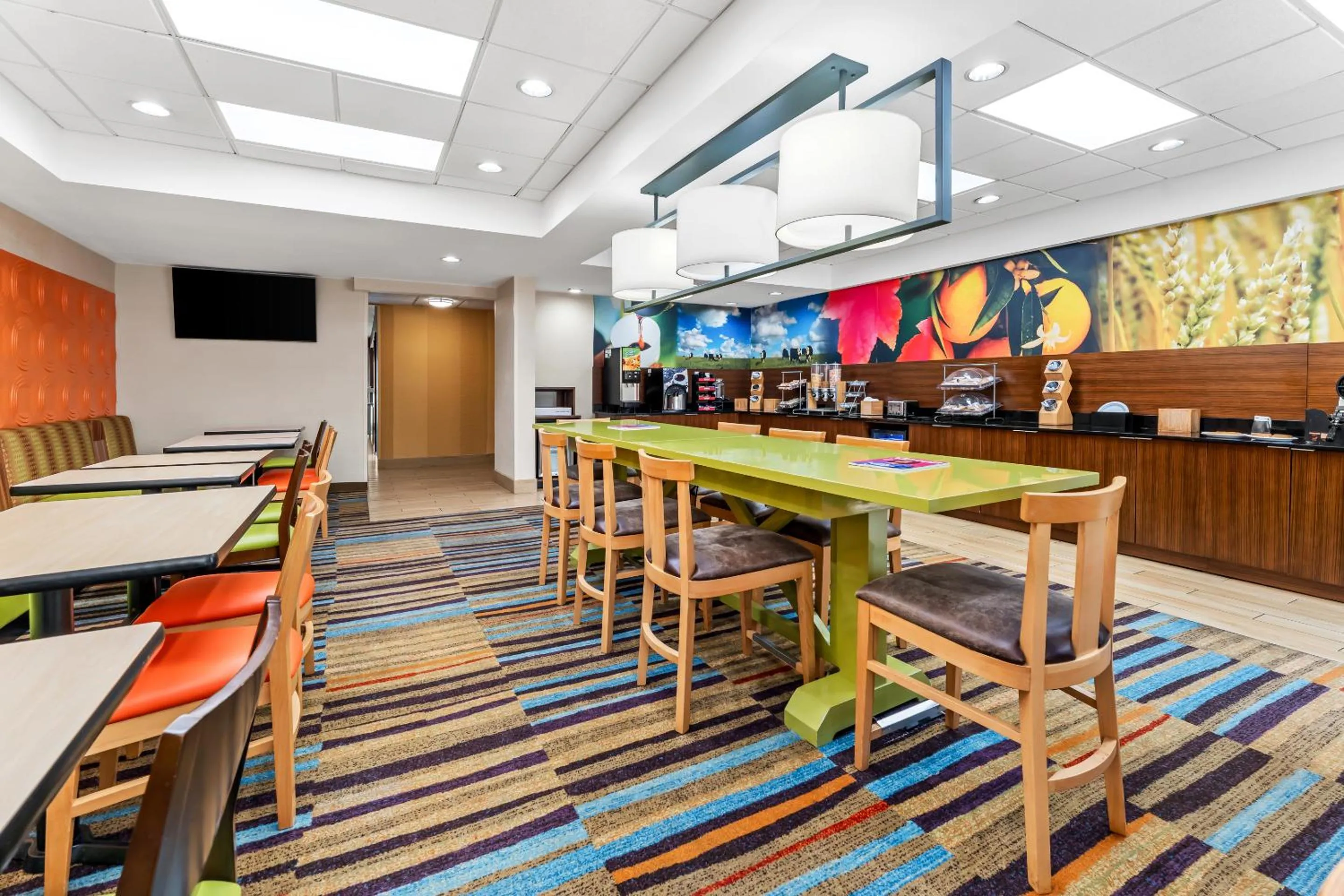 Restaurant/places to eat in Rodeway Inn