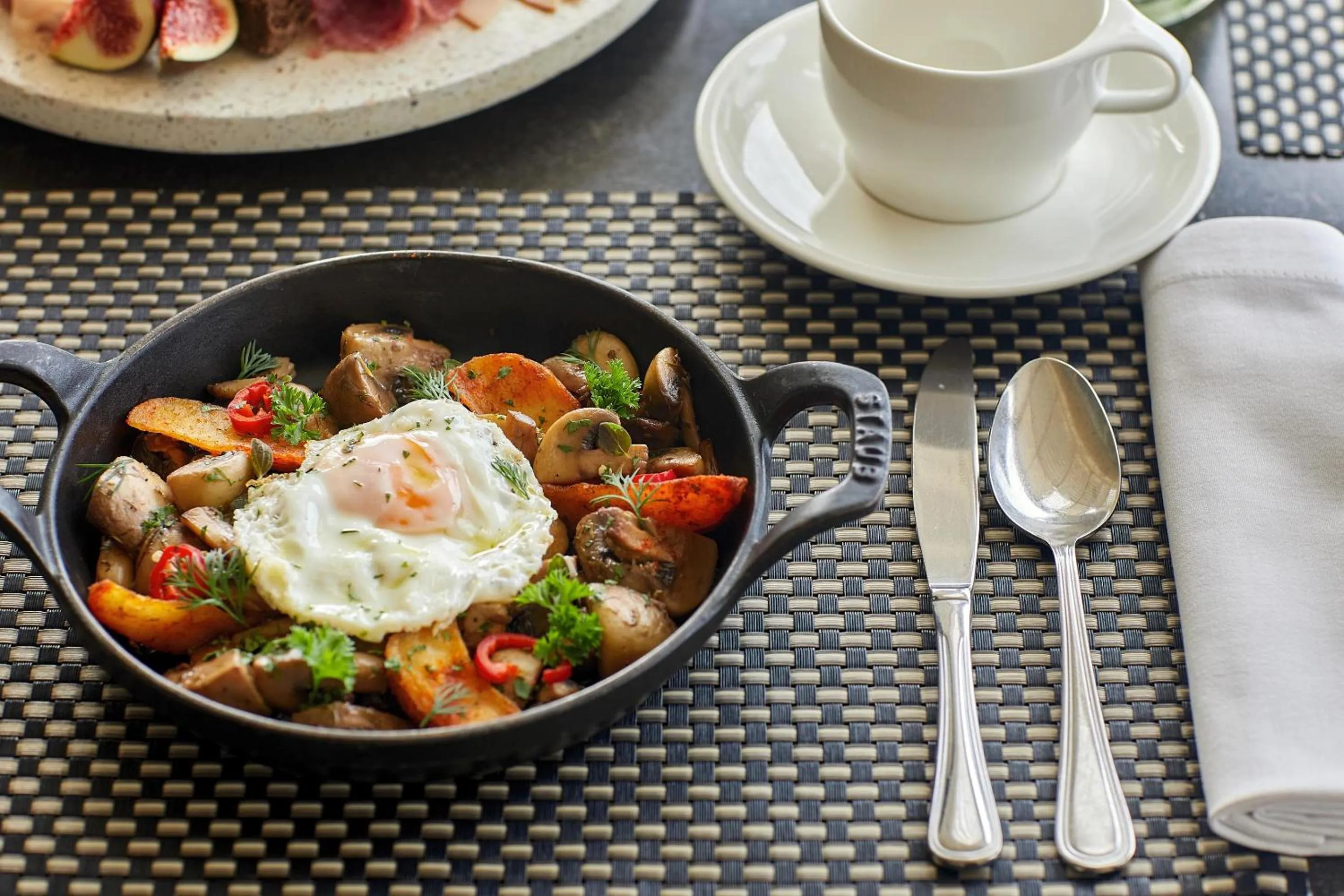 Restaurant/places to eat in Sani Club