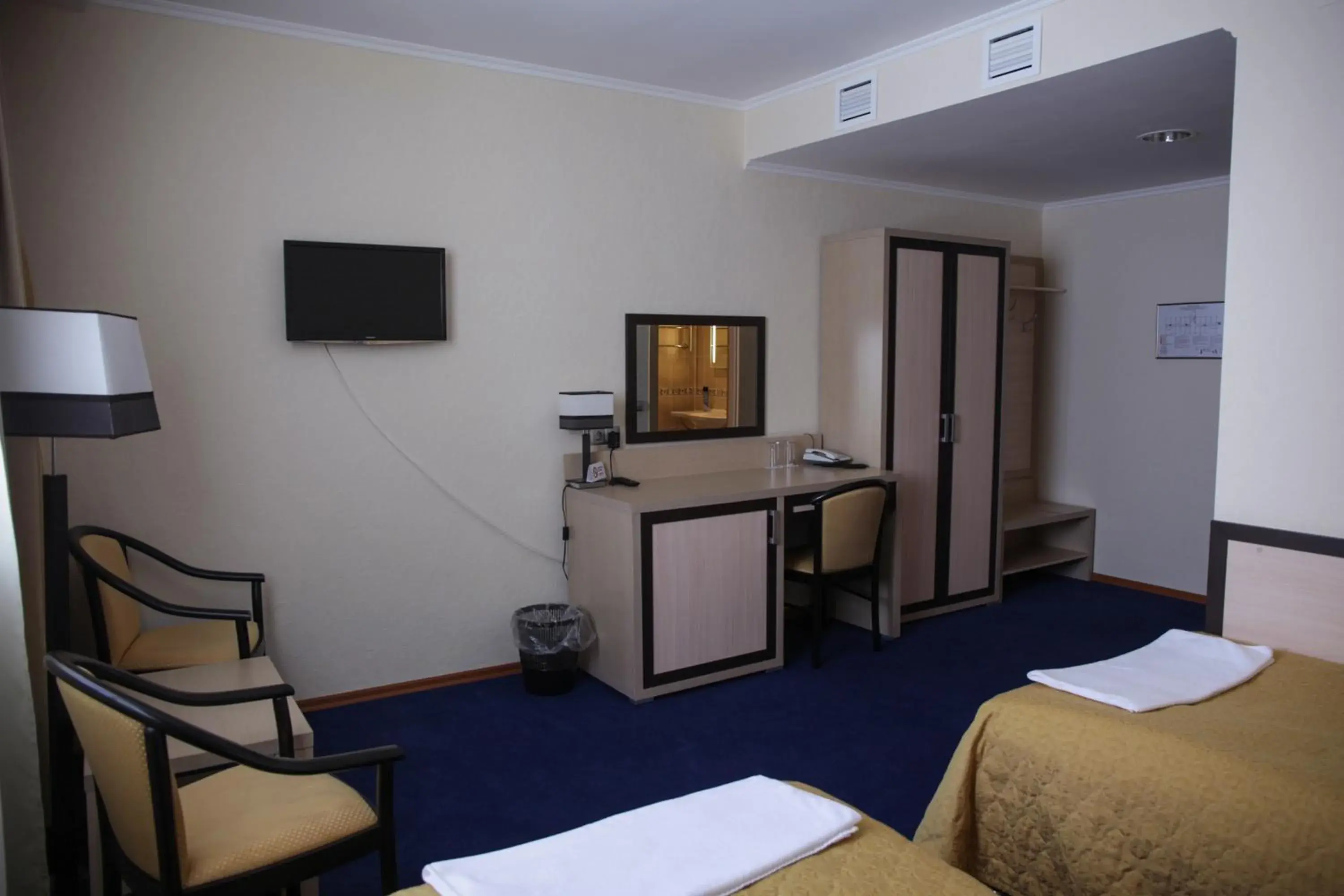 Twin Room in Hotel Barentsburg Twin Room in Hotel Barentsburg