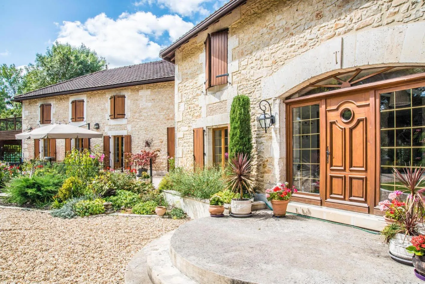 Property building in Moulin du Fontcourt
