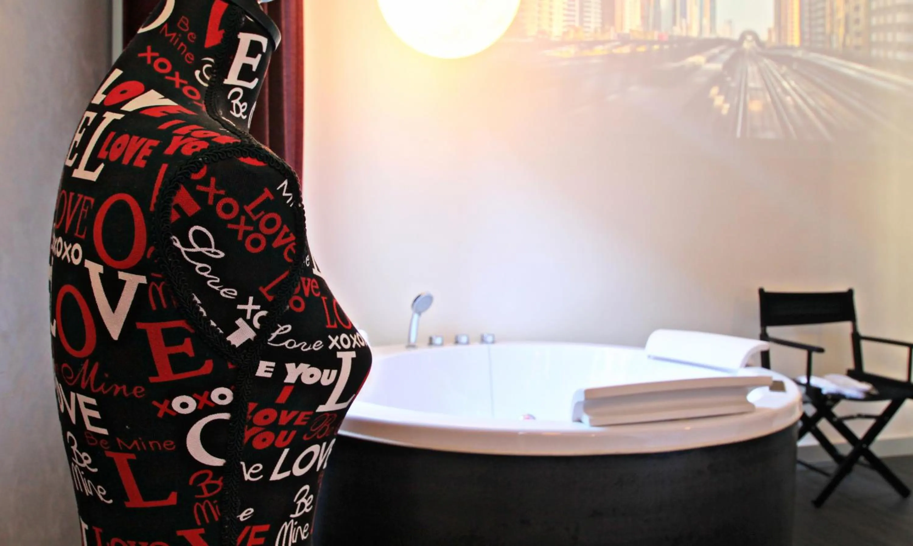 Bedroom in Magenta Campo dei Fiori