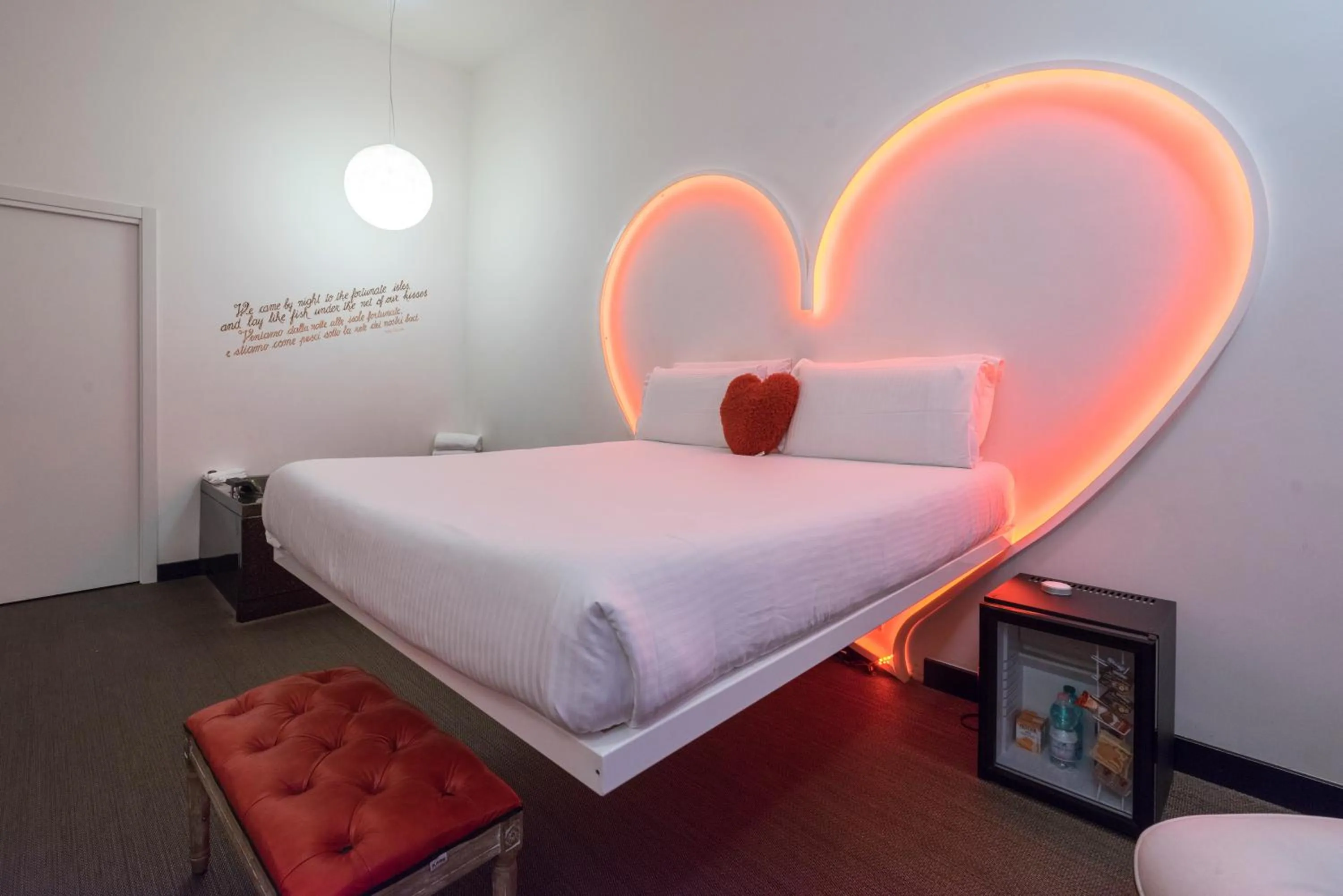 Bedroom, Bed in Magenta Campo dei Fiori