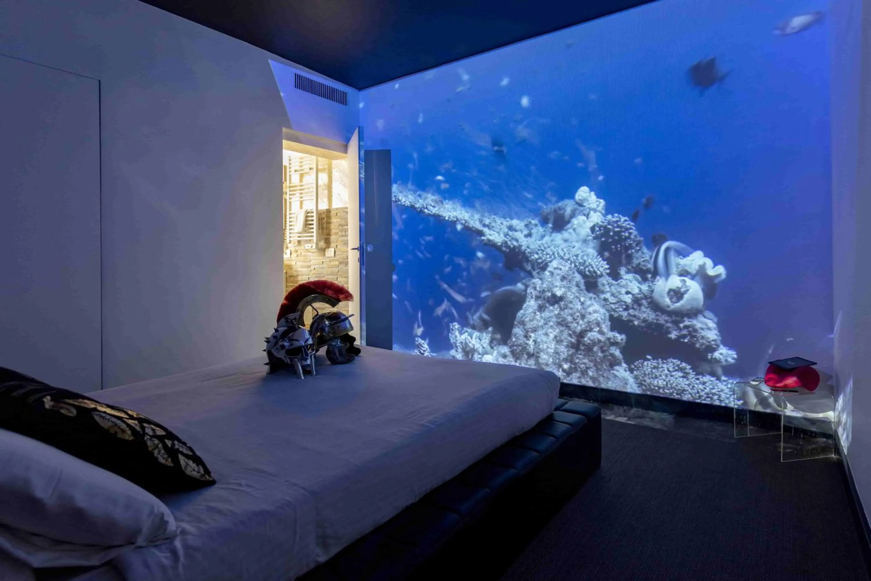 Bedroom, Bed in Magenta Campo dei Fiori