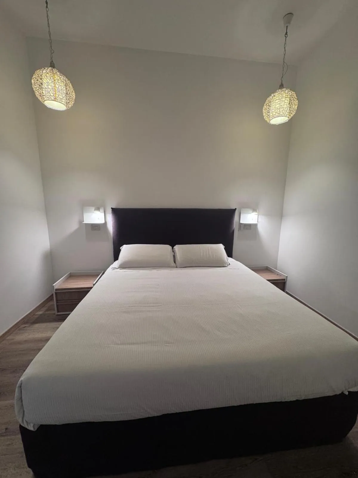 Bedroom, Bed in Magenta Campo dei Fiori