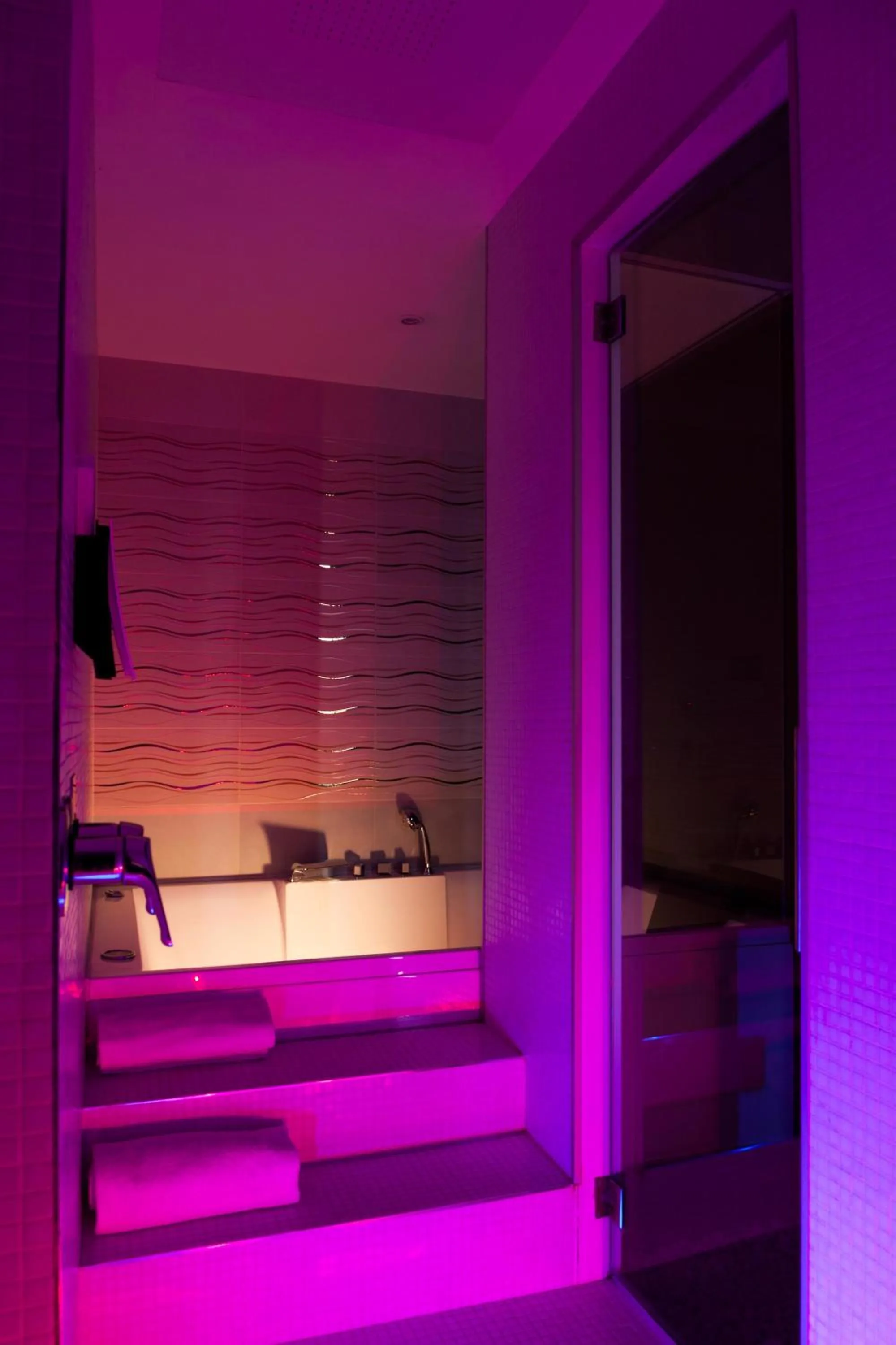 Hot Tub in Magenta Campo dei Fiori