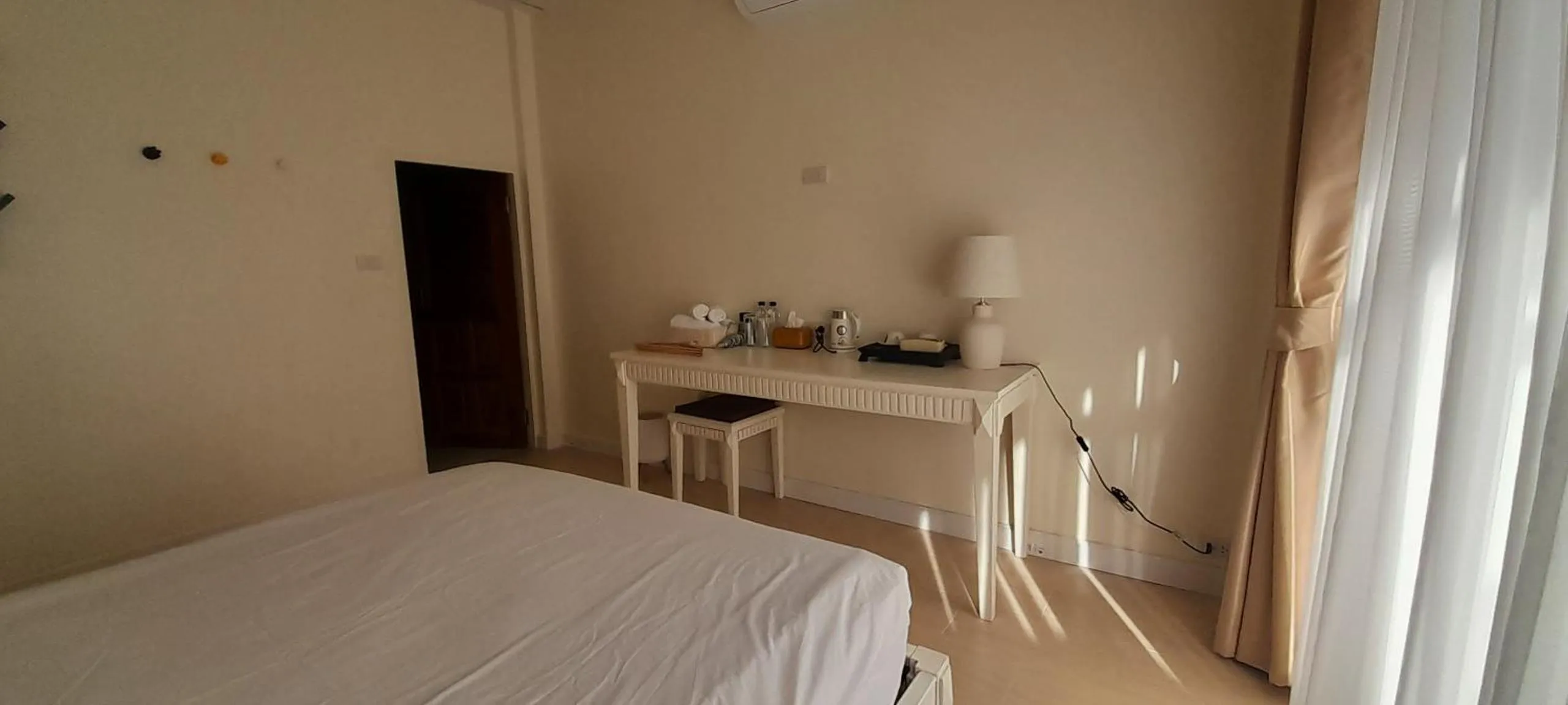 Photo of the whole room, Bed in To The Moon Guesthouse